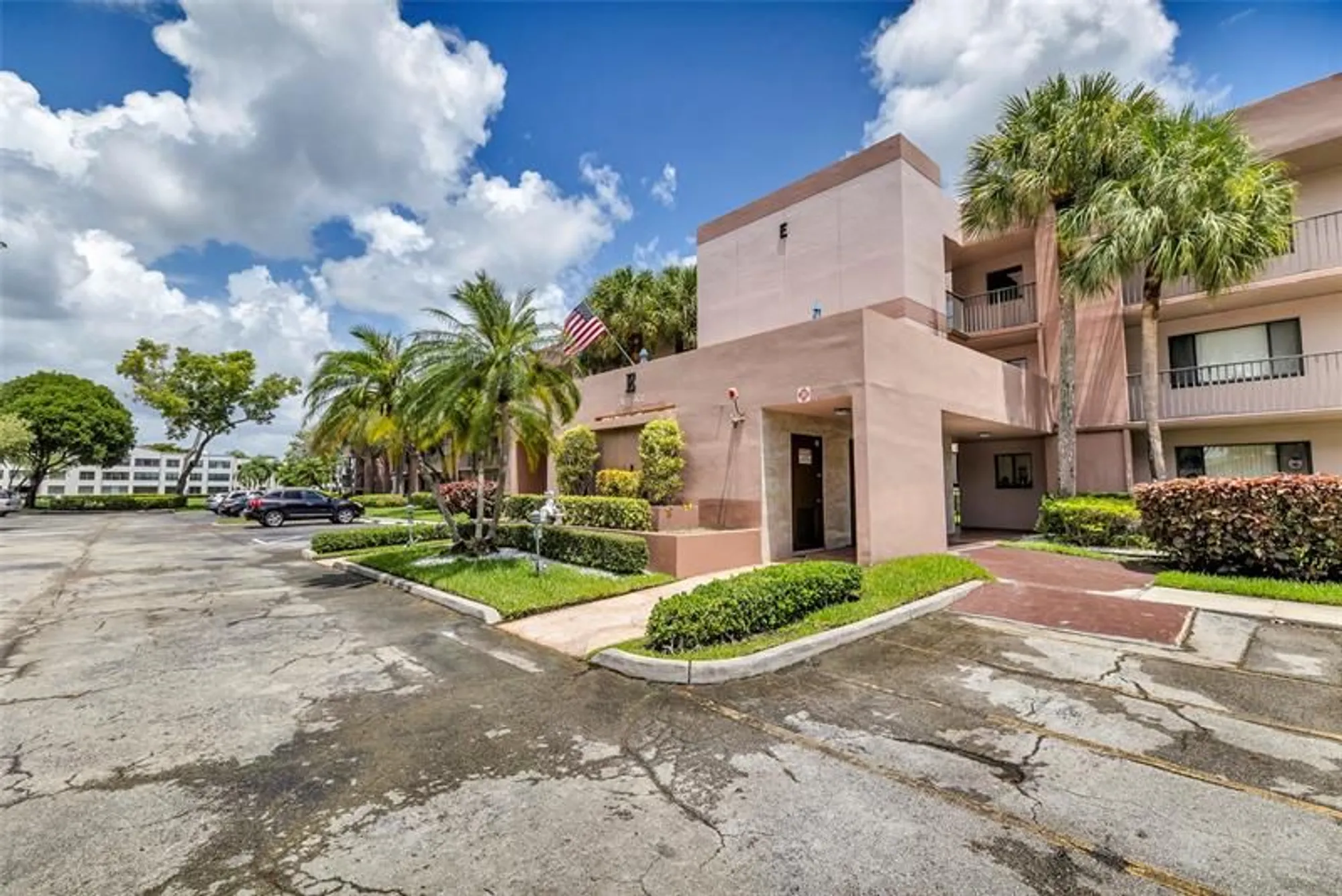 Property Slideshow image 33 of 43 | 7466 ashmont cir # 303, Tamarac, FL, 33321