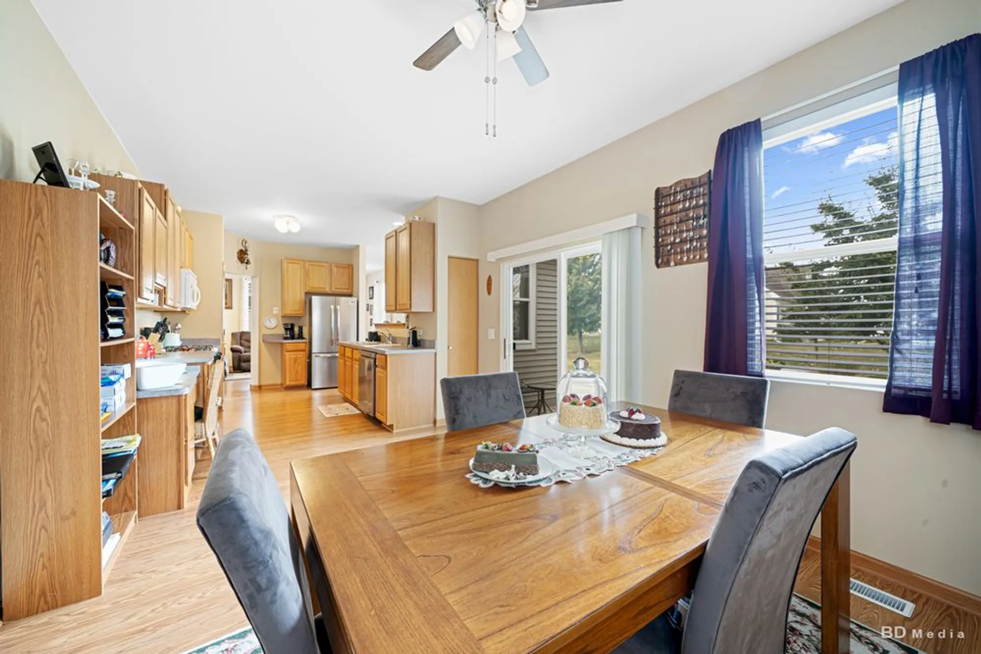 Property Slideshow image 9 of 28 | 2508 meer park ct, Crest Hill, IL, 60403