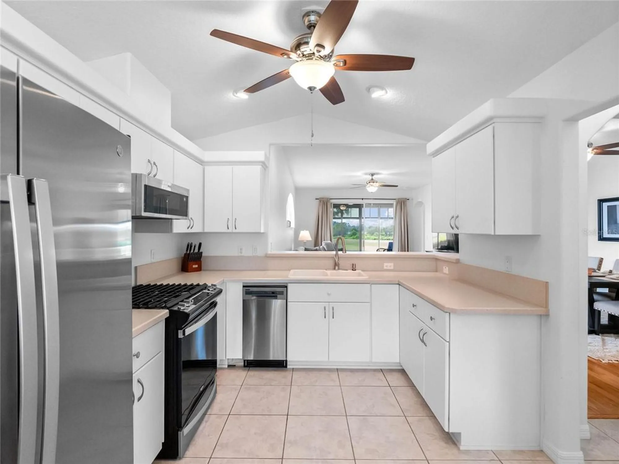Property Slideshow image 23 of 61 | 5454 sir churchill dr, Leesburg, FL, 34748