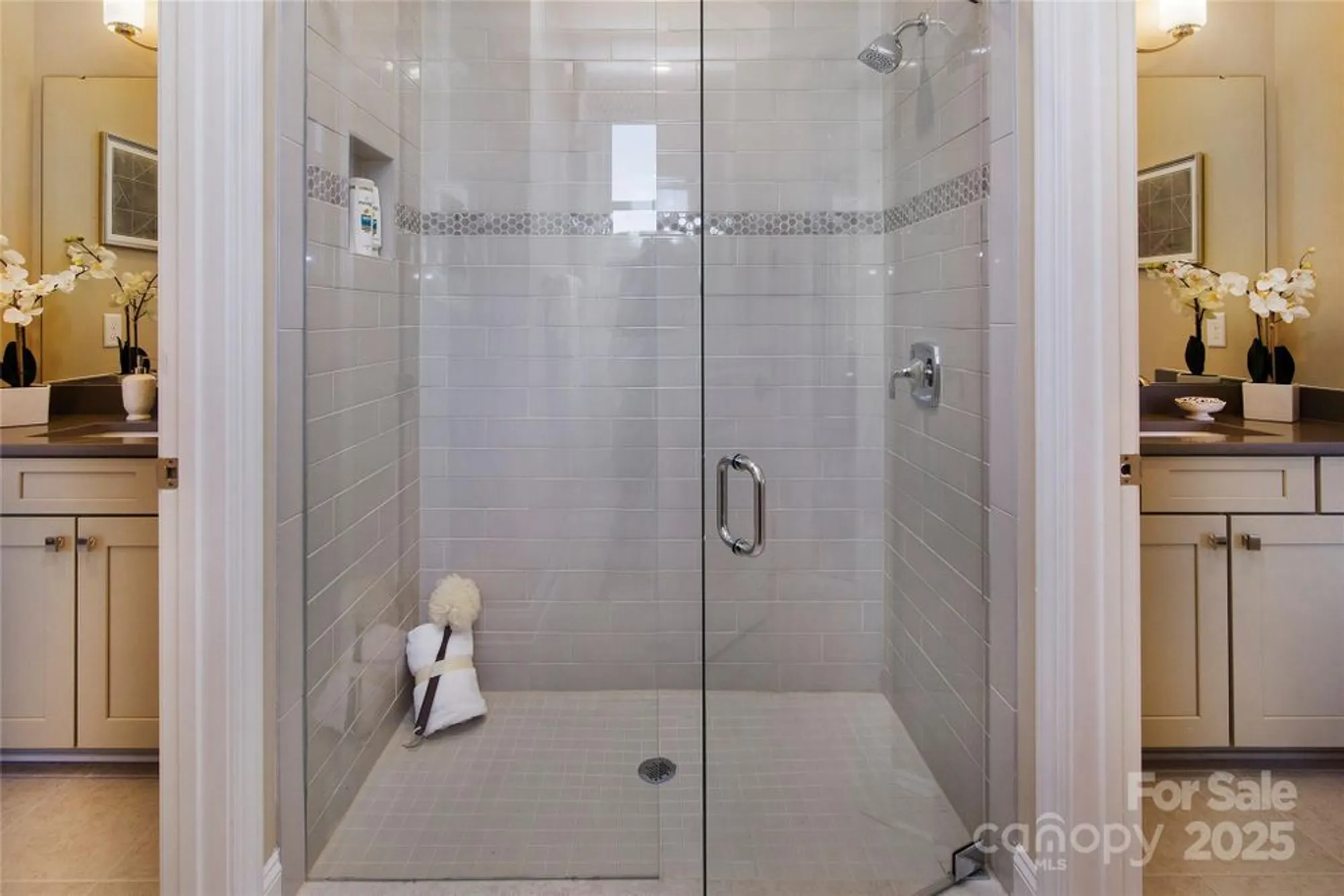 Property Slideshow image 12 of 29 | 8949 silver springs ct, Charlotte, NC, 28215