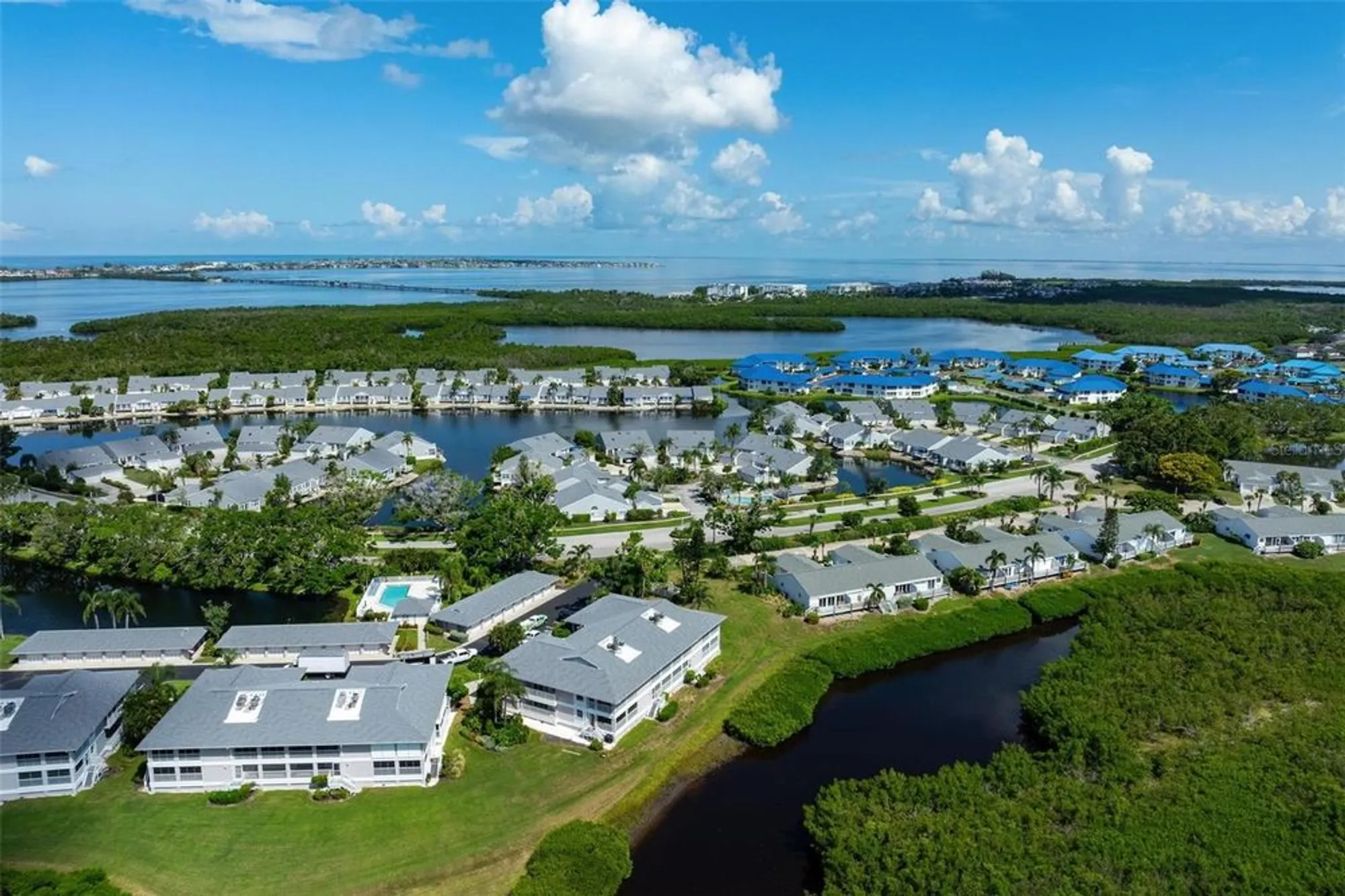 Property Slideshow image 36 of 53 | 1103 edgewater cir # 1103, Bradenton, FL, 34209