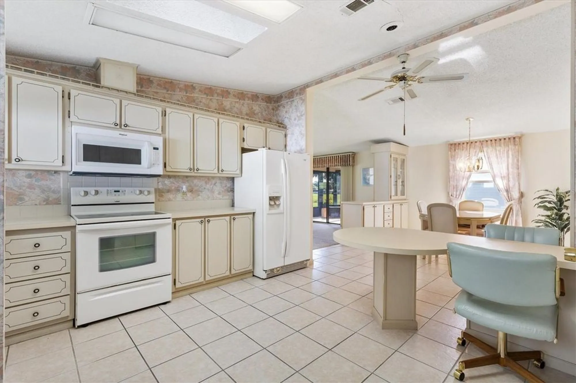 Property Slideshow image 5 of 38 | 523 bonita dr, The Villages, FL, 32159