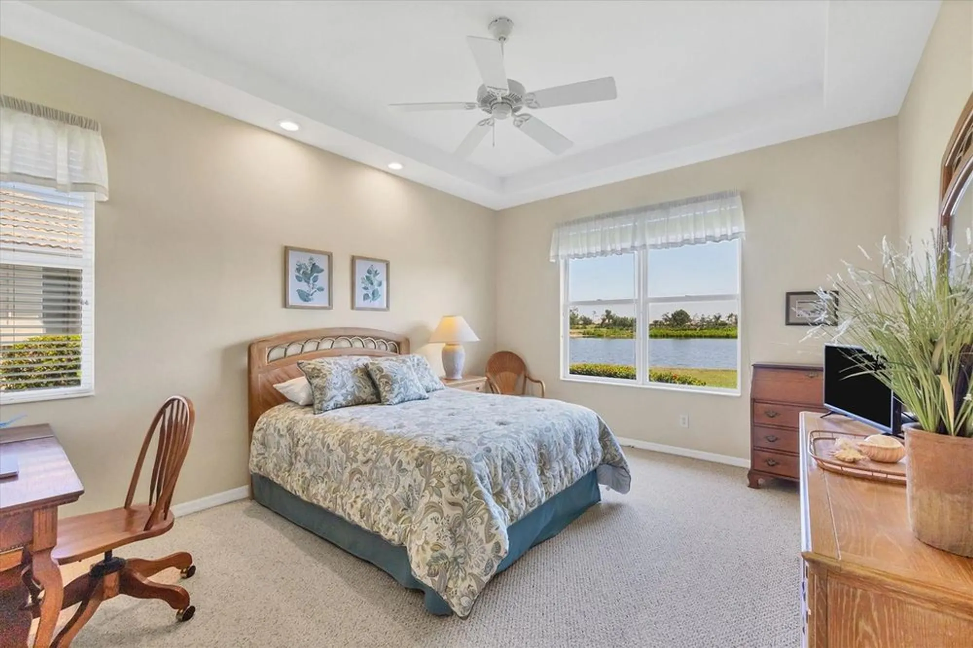 Property Slideshow image 19 of 66 | 4427 blue heron cir, North Port, FL, 34287