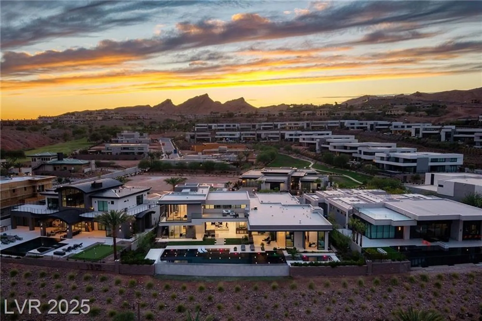 Property Slideshow image 4 of 66 | 12 rainbow point pl, Henderson, NV, 89011