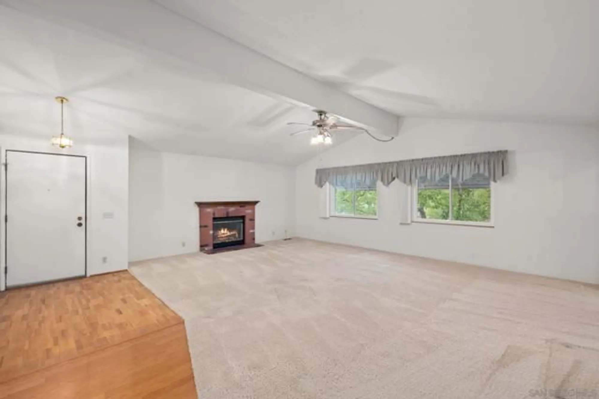 Property Slideshow image 14 of 37 | 4465 topaz ln, Oceanside, CA, 92056