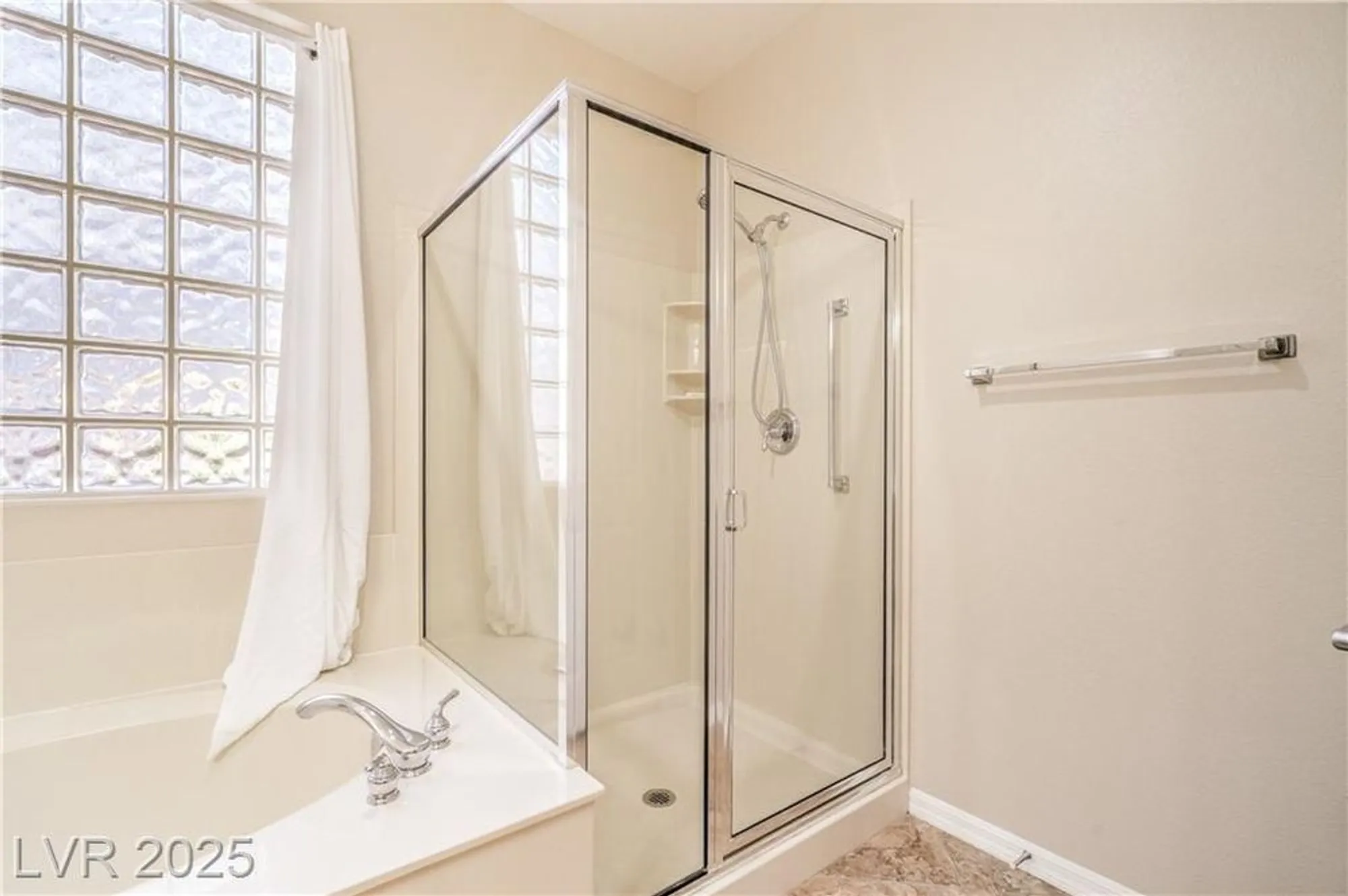 Property Slideshow image 19 of 52 | 2148 shadow canyon dr, Henderson, NV, 89044