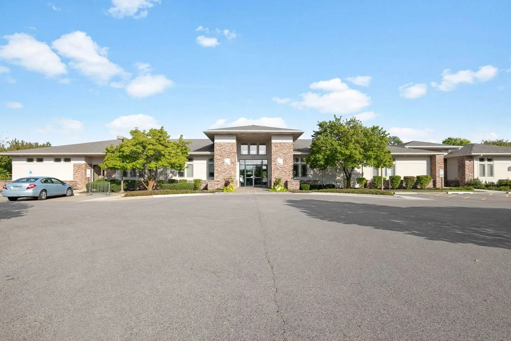 Property Slideshow image 28 of 32 | 272 enfield ln, Grayslake, IL, 60030