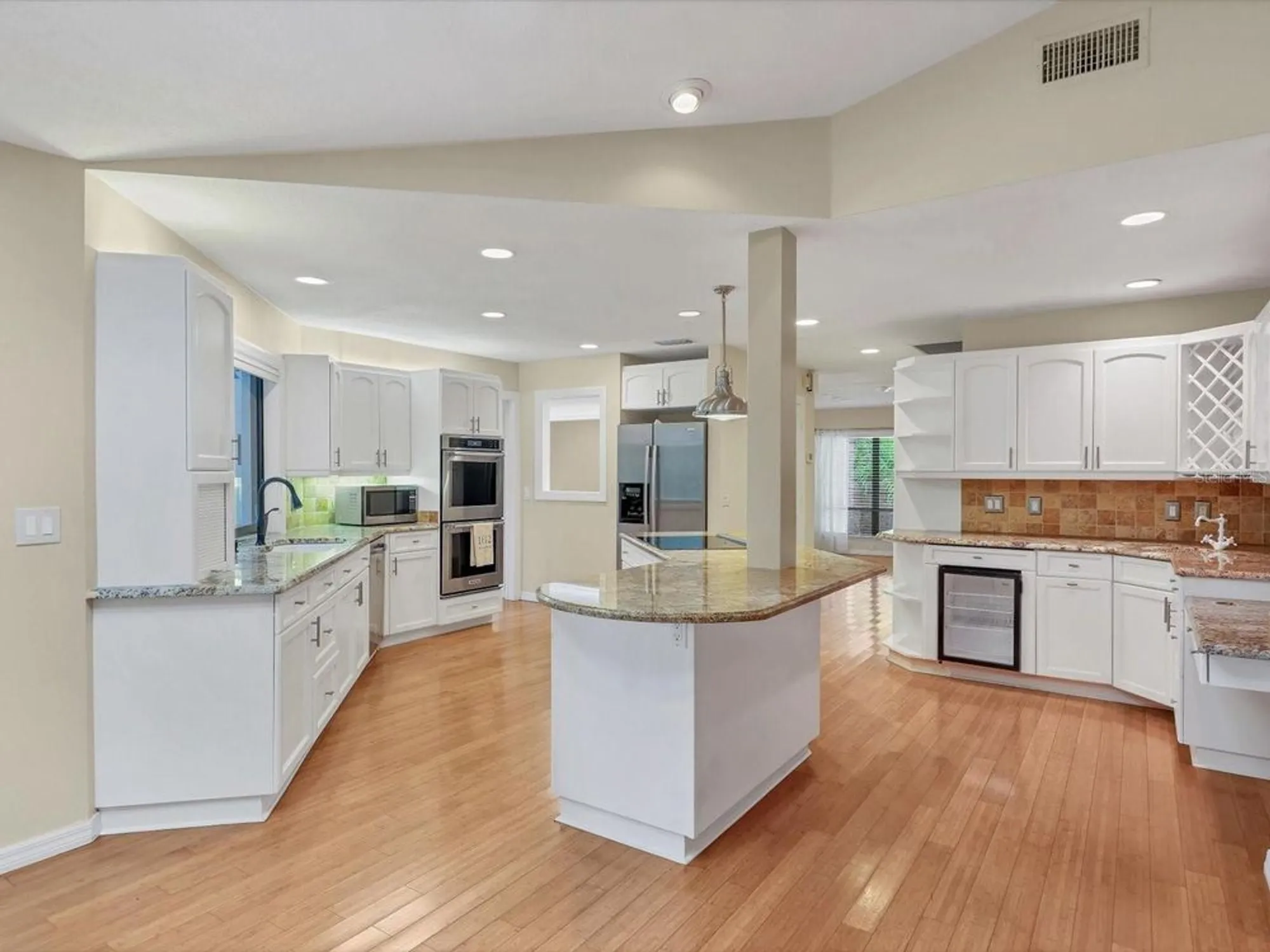 Property Slideshow image 13 of 46 | 1612 pine harrier cir, Sarasota, FL, 34231