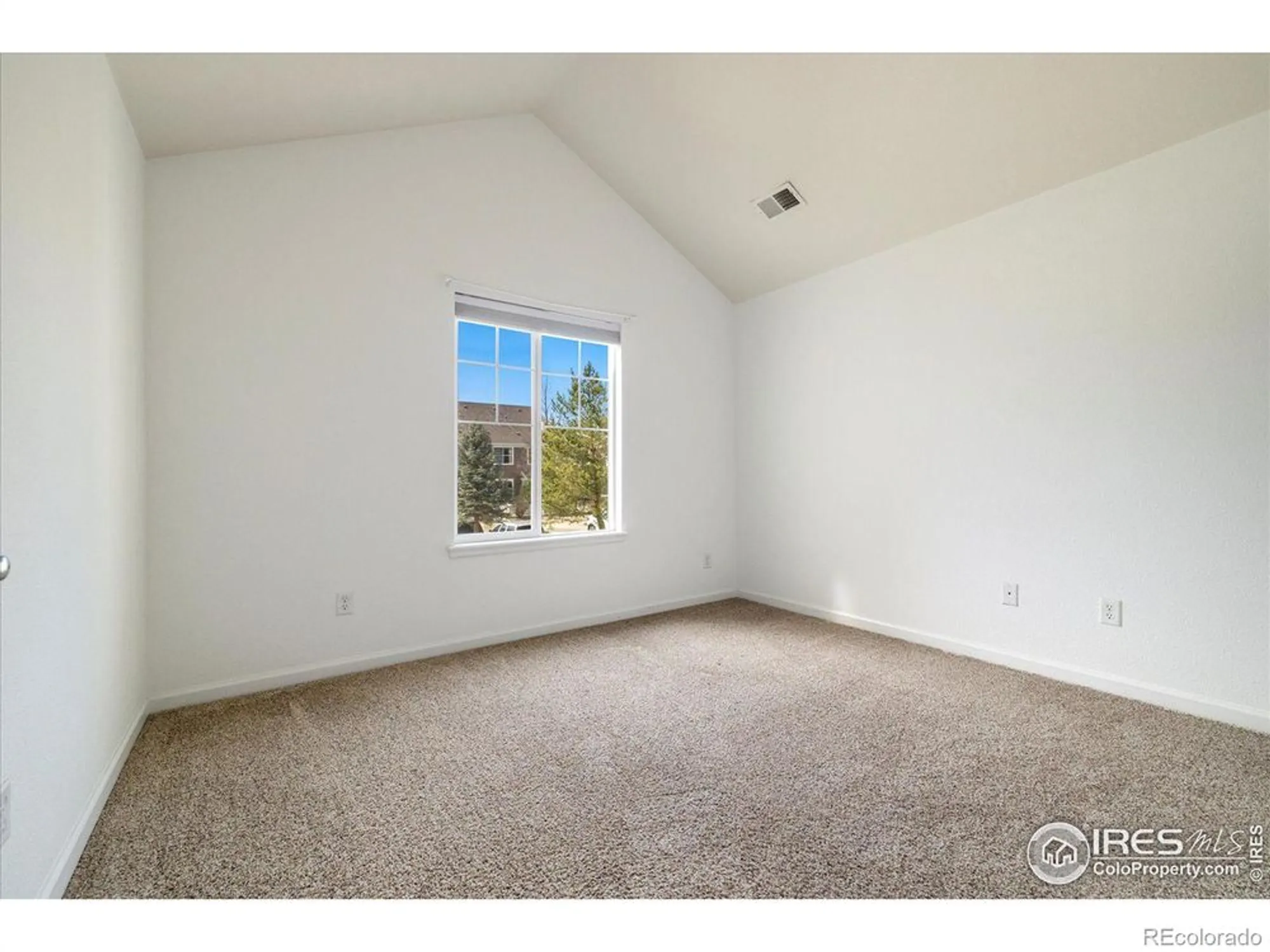 Property Slideshow image 26 of 33 | 4615 hahns peak dr unit 202, Loveland, CO, 80538