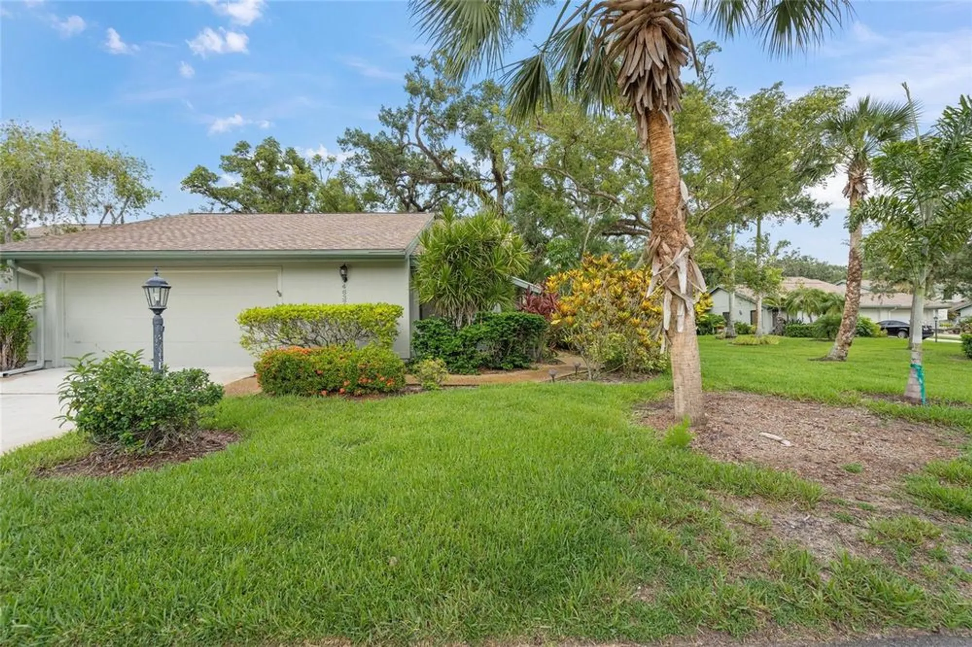 Property Slideshow image 1 of 43 | 4637 willow wood cir 44, Sarasota, FL, 34241