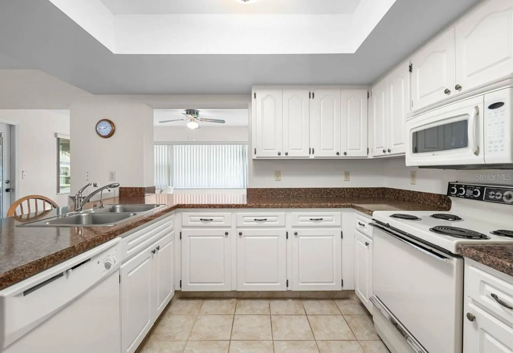 Property Slideshow image 13 of 50 | 2109 harleston pl # 2109, Sun City Center, FL, 33573