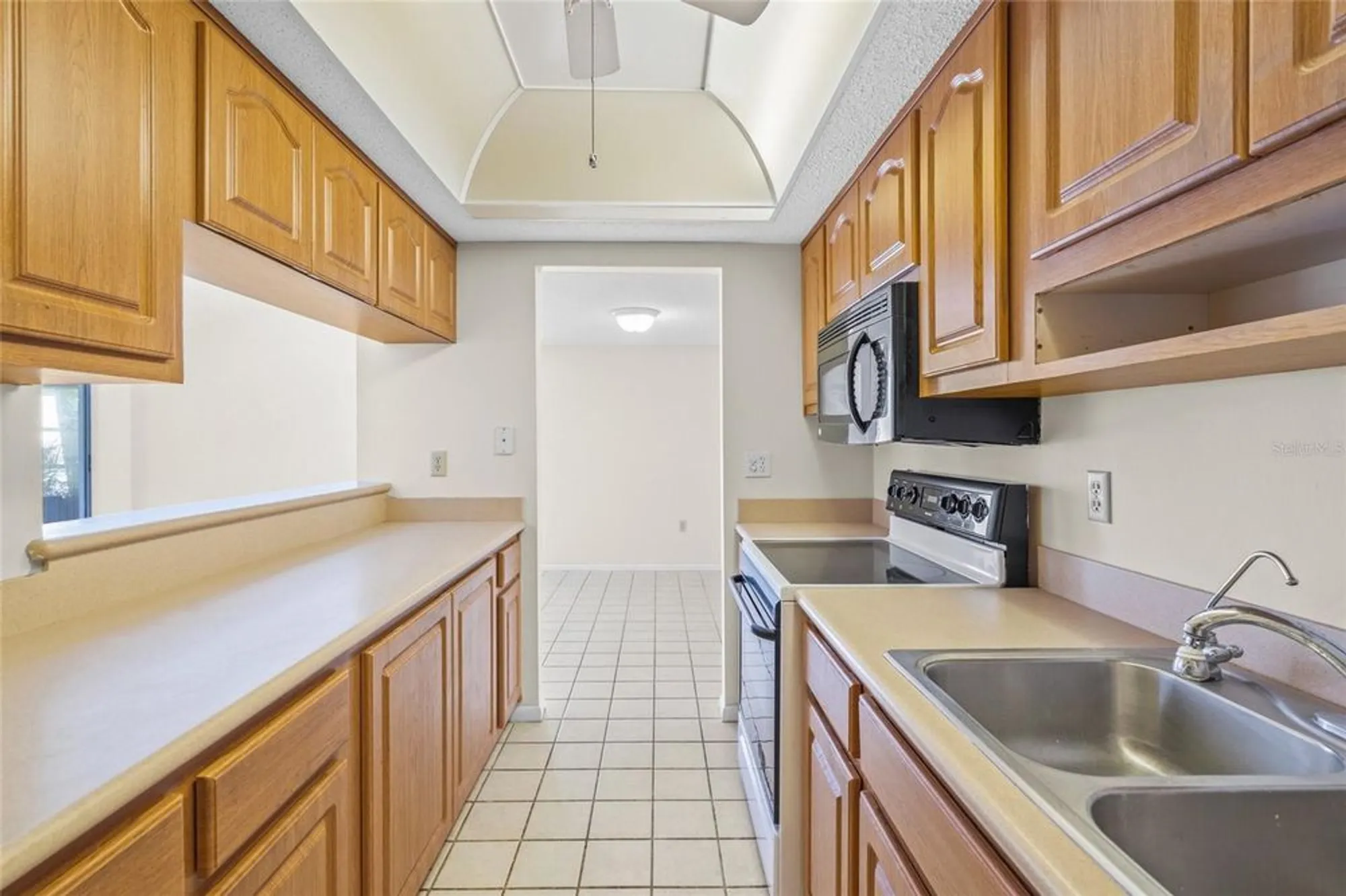 Property Slideshow image 11 of 35 | 6906 woodwind dr 12, Sarasota, FL, 34231