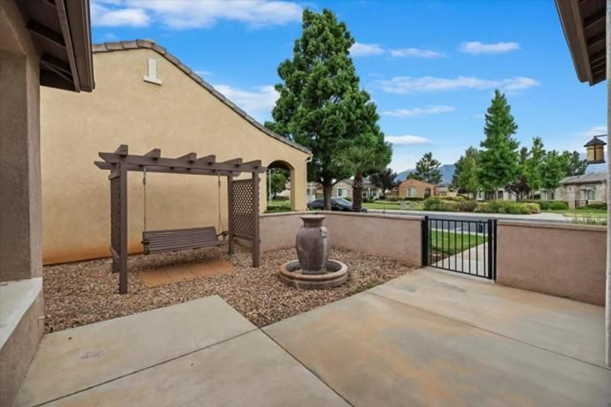 Property Slideshow image 9 of 44 | 1563 quiet crk, Beaumont, CA, 92223
