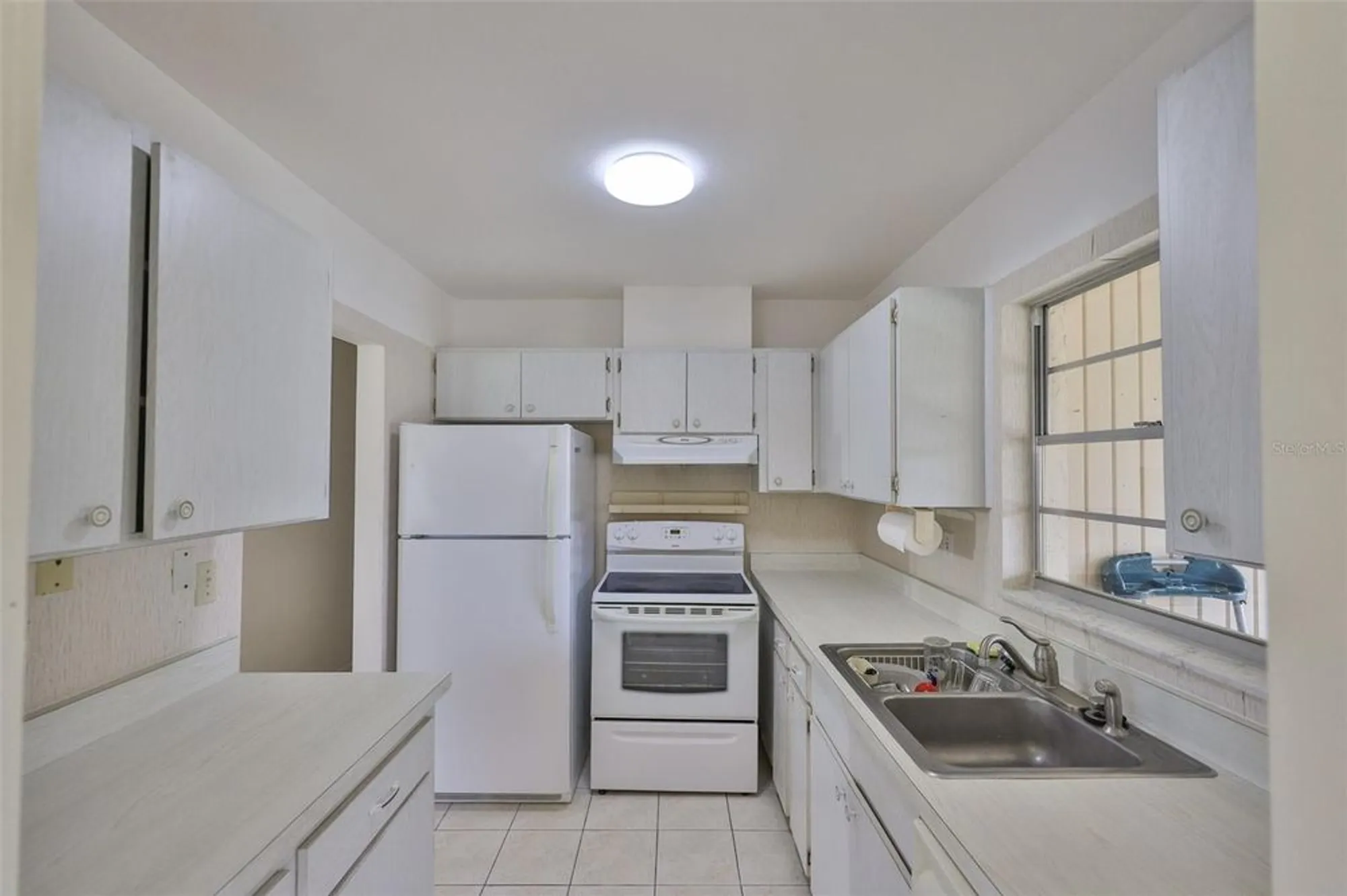 Property Slideshow image 4 of 54 | 1904 canterbury ln 18, Sun City Center, FL, 33573