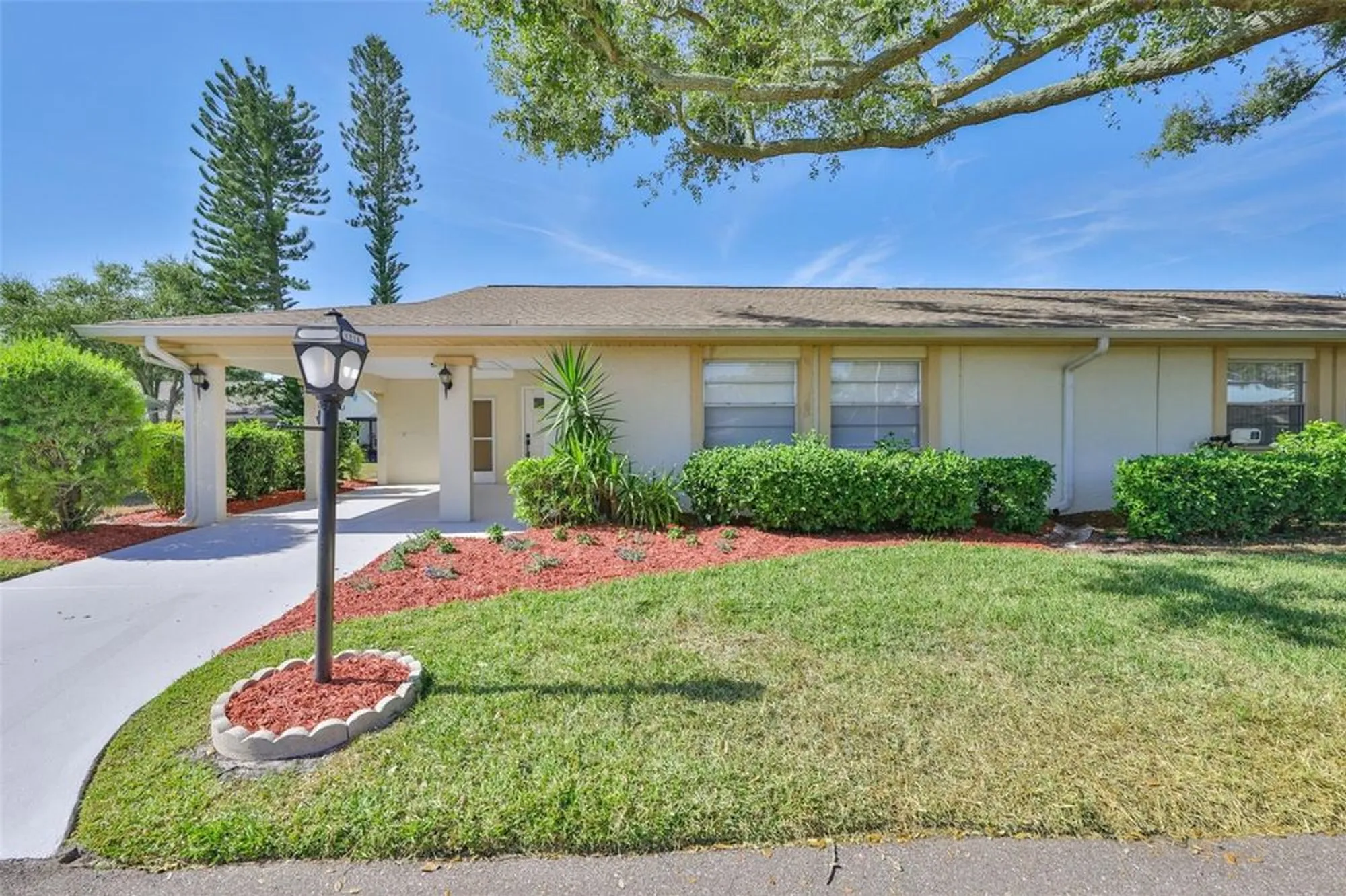 Property Slideshow image 2 of 98 | 1218 haddington cir # 74, Sun City Center, FL, 33573
