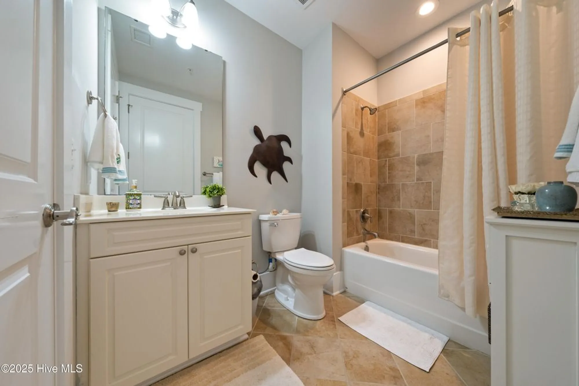 Property Slideshow image 28 of 46 | 2537 st james dr apt 705, Southport, NC, 28461