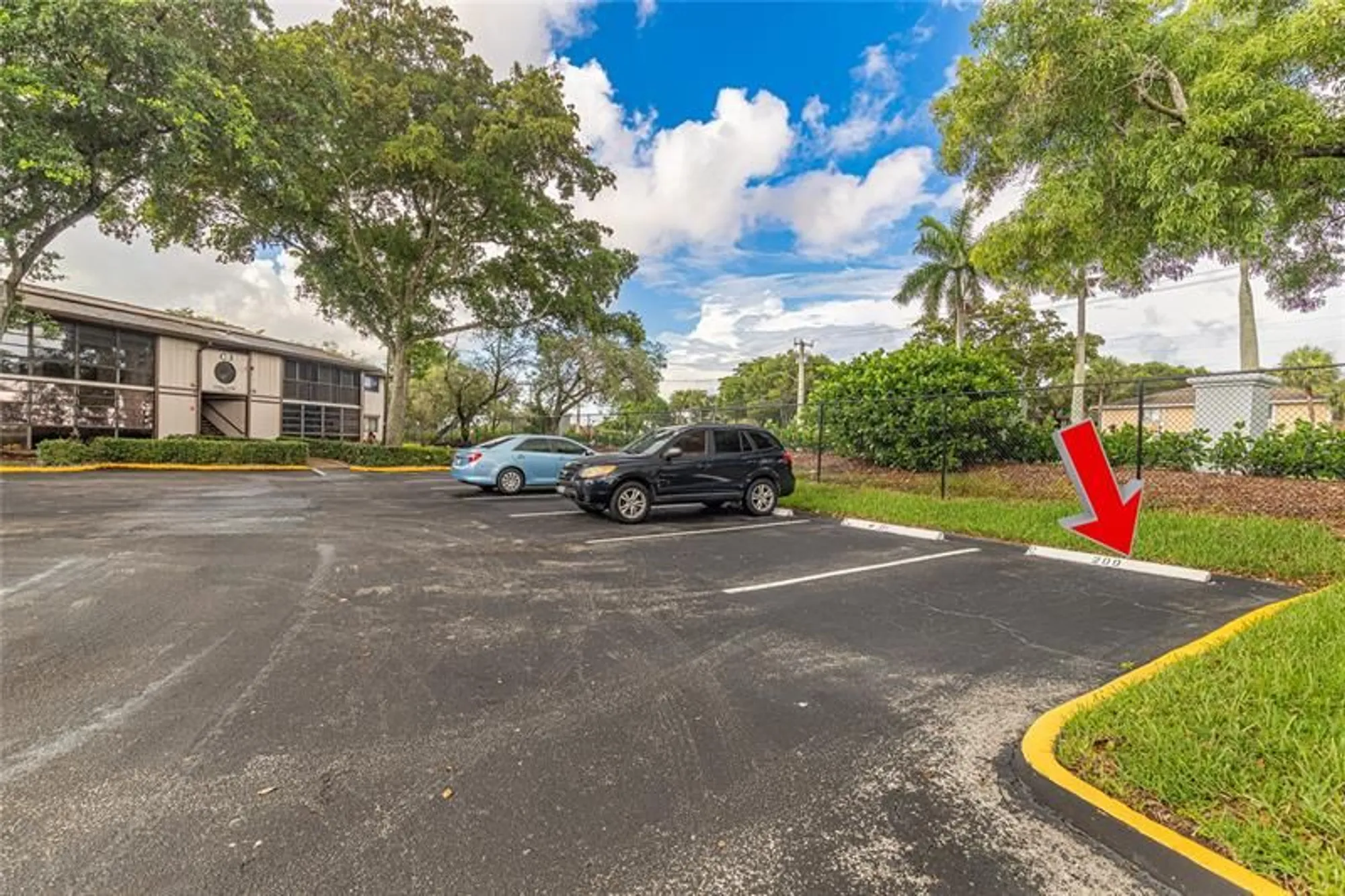 Property Slideshow image 23 of 29 | 9998 n belfort cir # 9998, Tamarac, FL, 33321