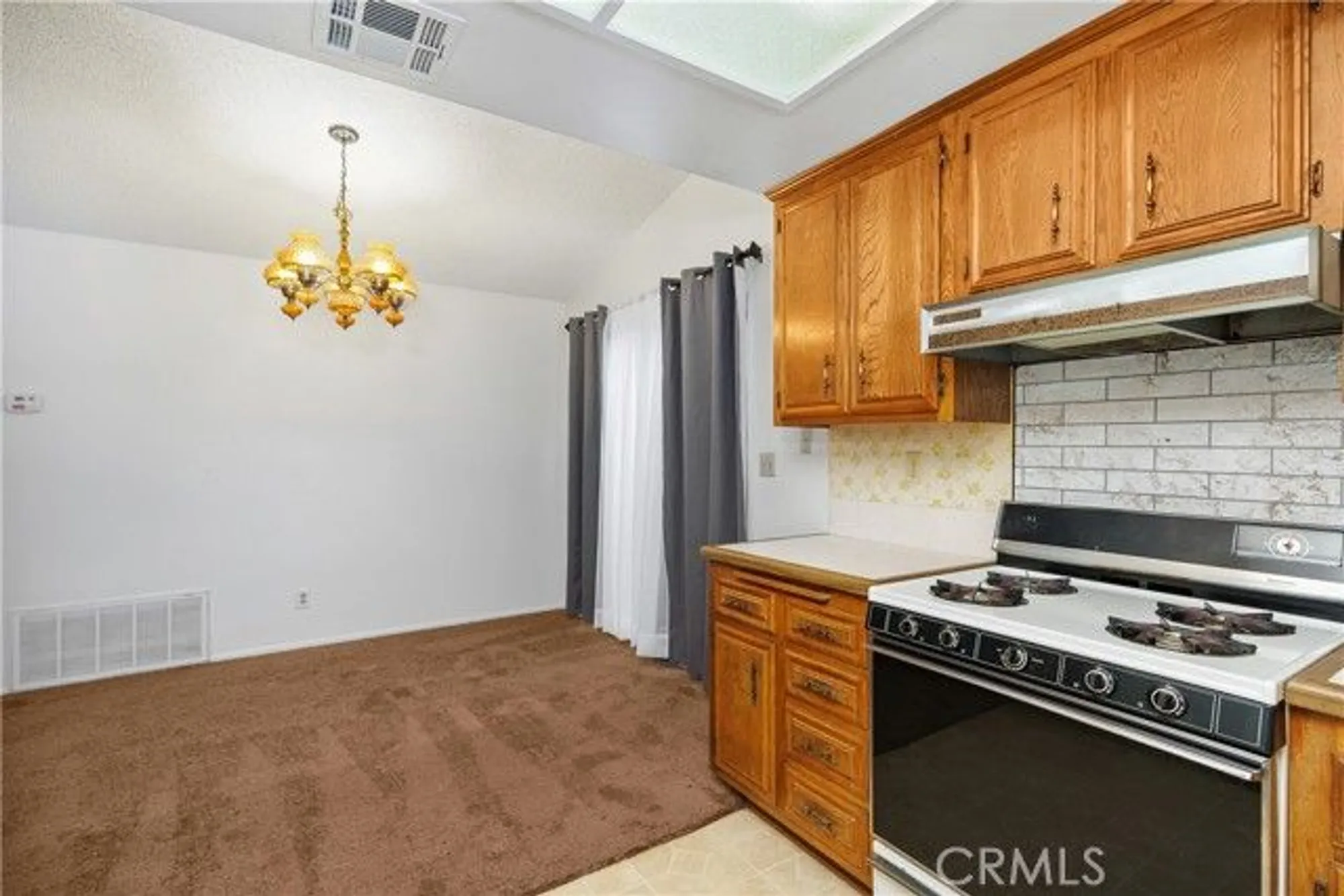 Property Slideshow image 7 of 32 | 1150 lemon gum ln, Hemet, CA, 92545