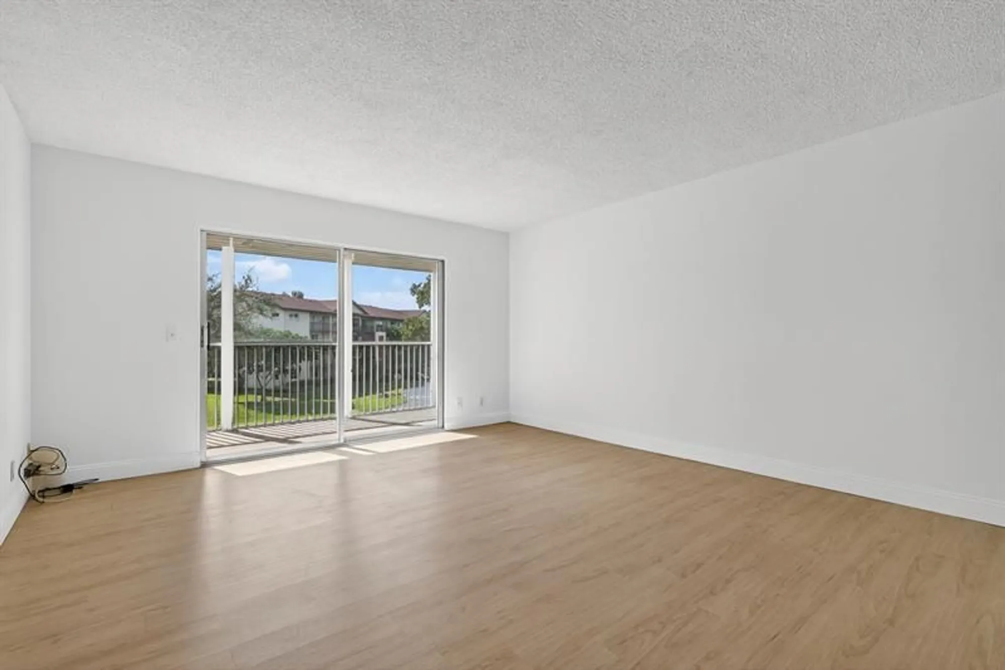 Property Slideshow image 11 of 42 | 12750 sw 4th ct 307j, Pembroke Pines, FL, 33027