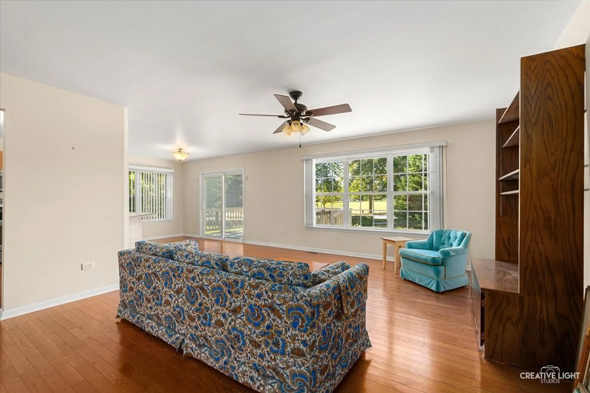 Property Slideshow image 5 of 22 | 505 parkland ct, Oswego, IL, 60543