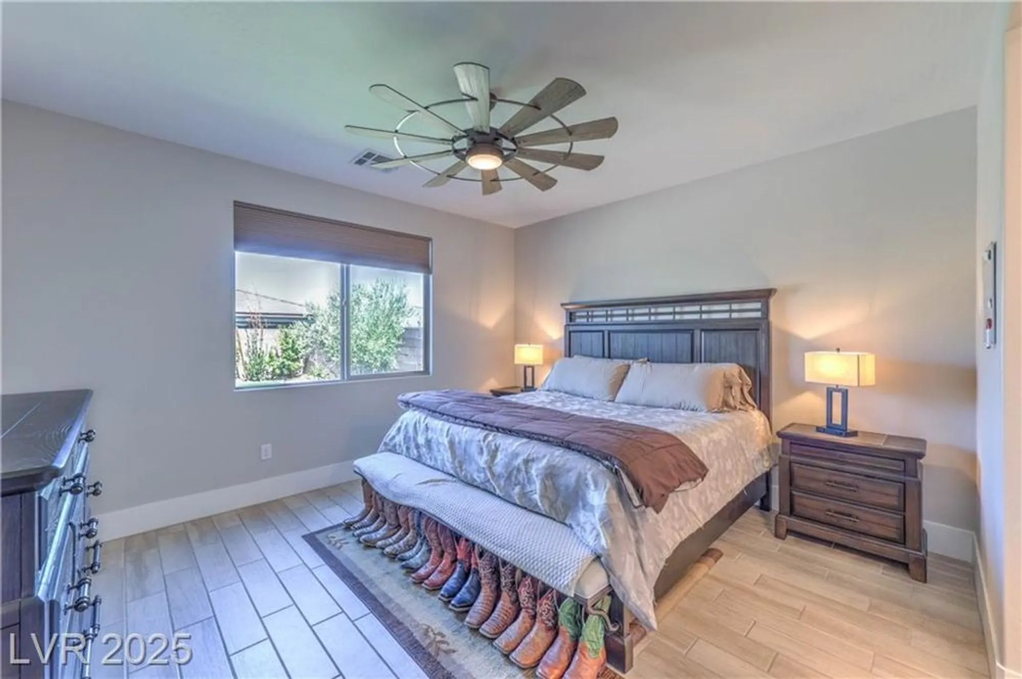 Property Slideshow image 25 of 52 | 9584 sard ln, Las Vegas, NV, 89143