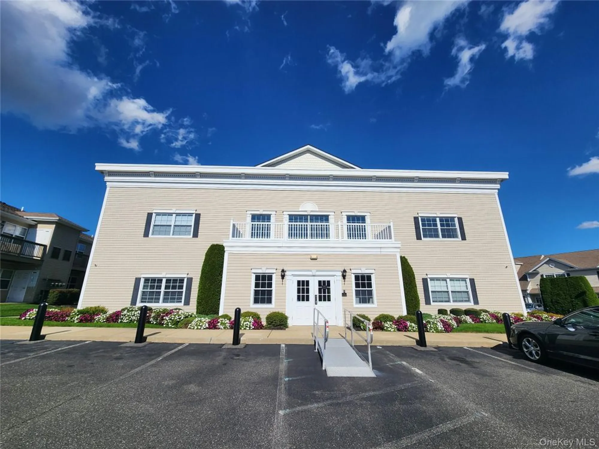 Property Slideshow image 25 of 39 | 1228 willow ln, Valley Stream, NY, 11580