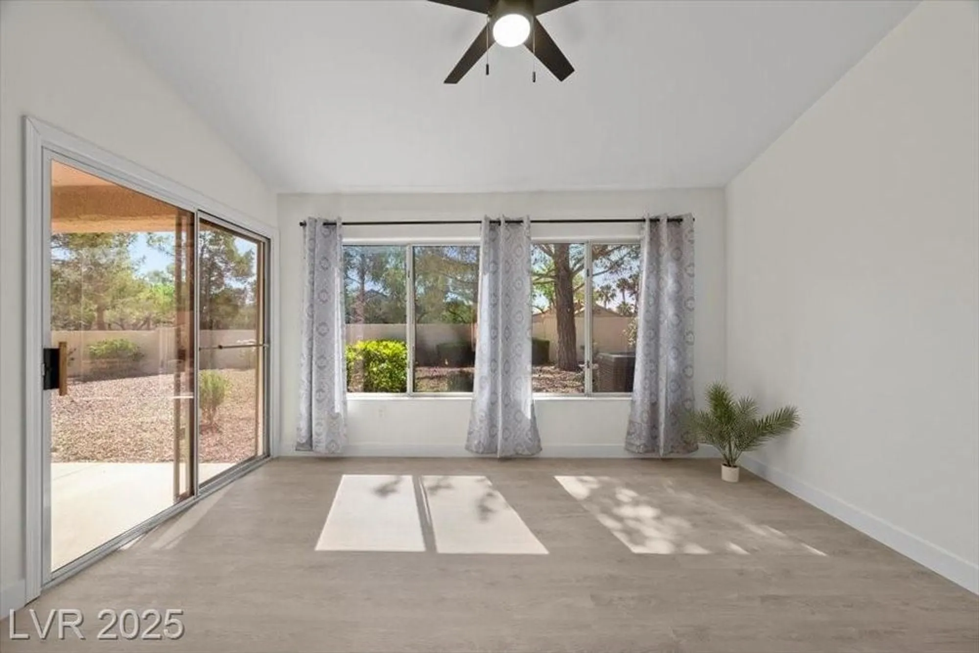Property Slideshow image 11 of 27 | 2216 spring water dr, Las Vegas, NV, 89134