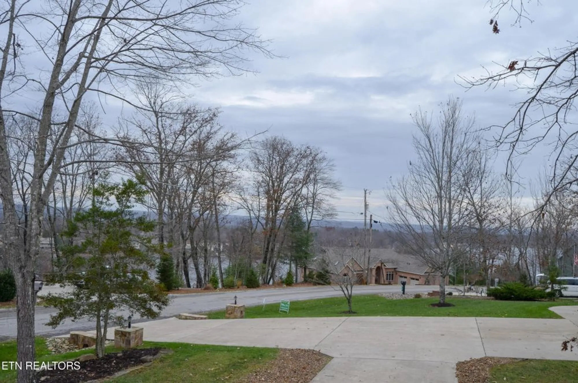 Property Slideshow image 17 of 23 | 124 markham ln, Crossville, TN, 38558