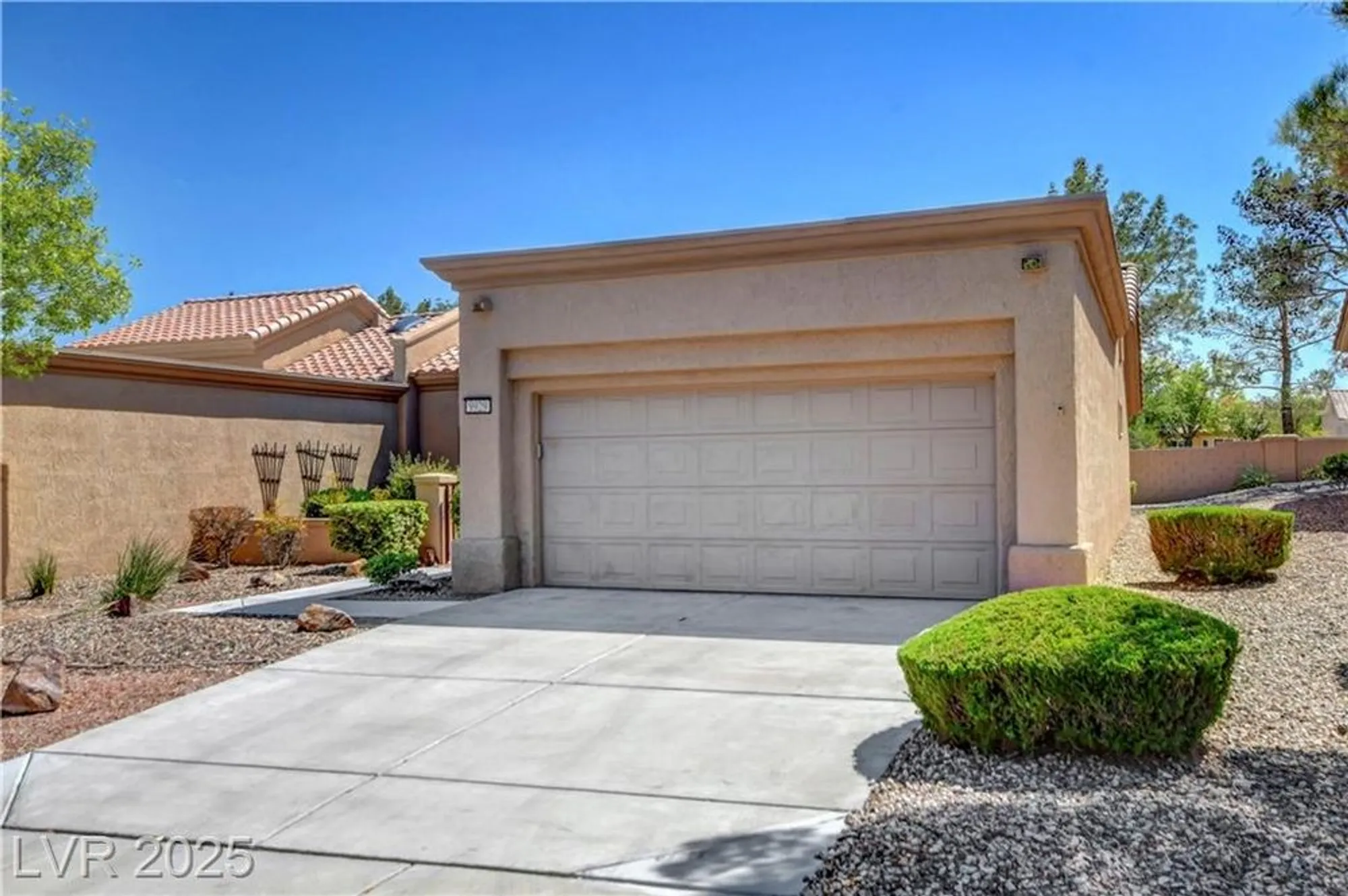 Property Slideshow image 3 of 58 | 9929 hemet dr, Las Vegas, NV, 89134