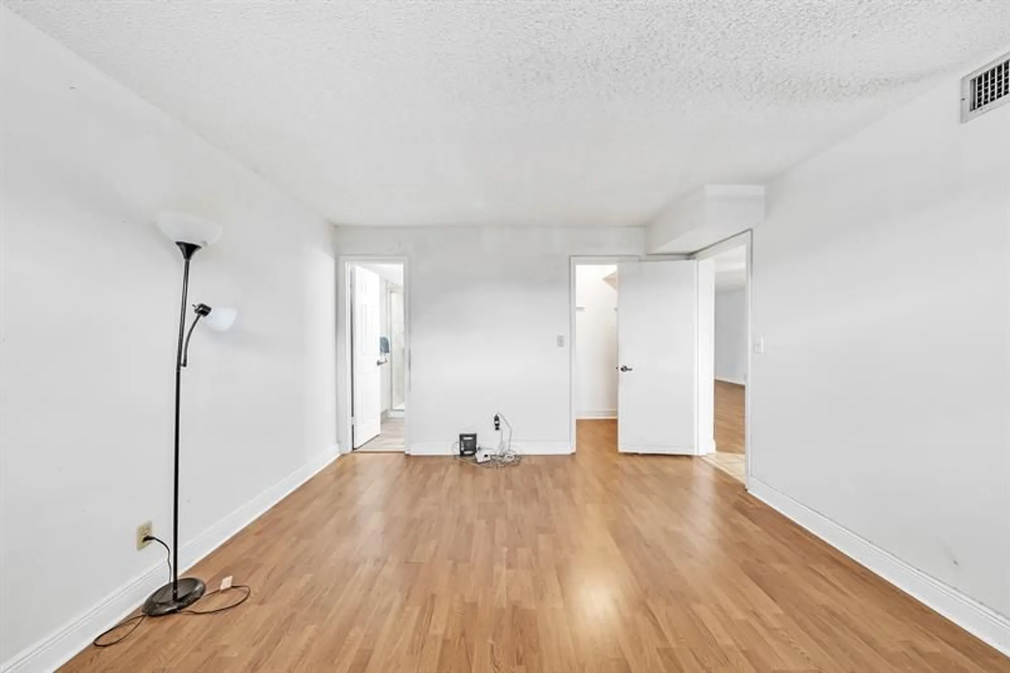 Property Slideshow image 15 of 33 | 8980 s hollybrook blvd 204, Pembroke Pines, FL, 33025