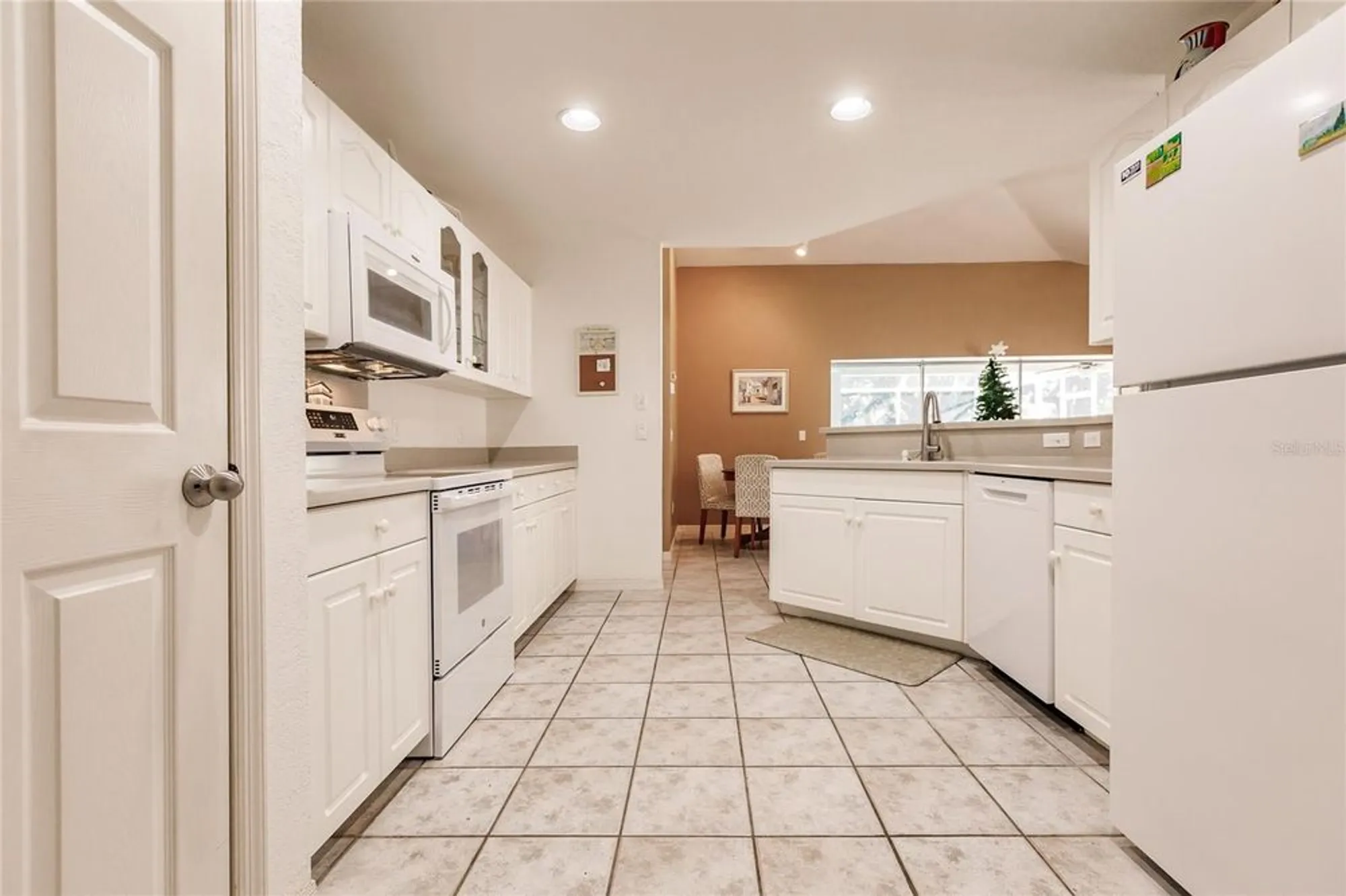 Property Slideshow image 16 of 46 | 405 islamorada blvd, Punta Gorda, FL, 33955
