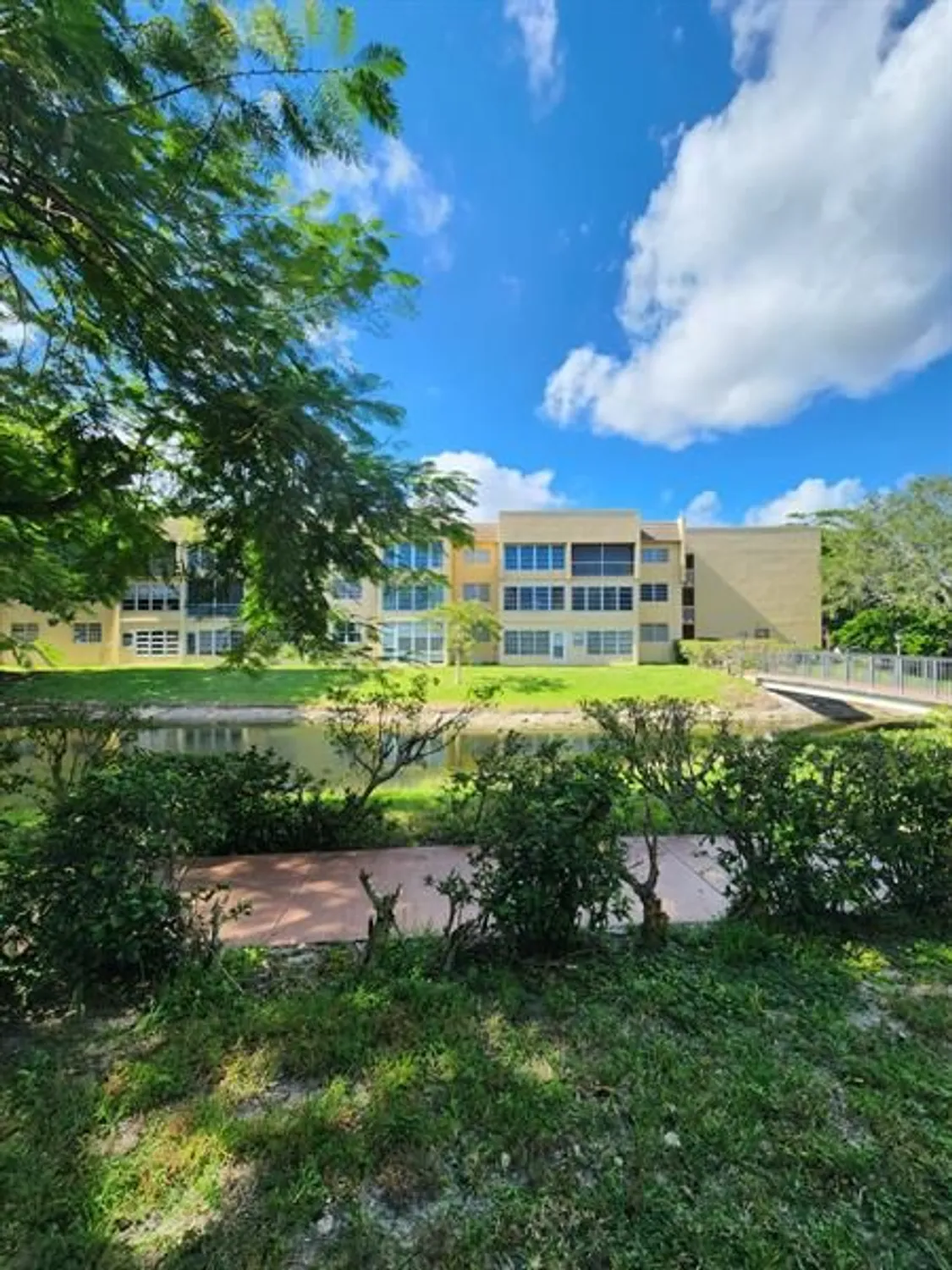 Property Slideshow image 14 of 14 | 5851 nw 62nd ave 101, Tamarac, FL, 33319