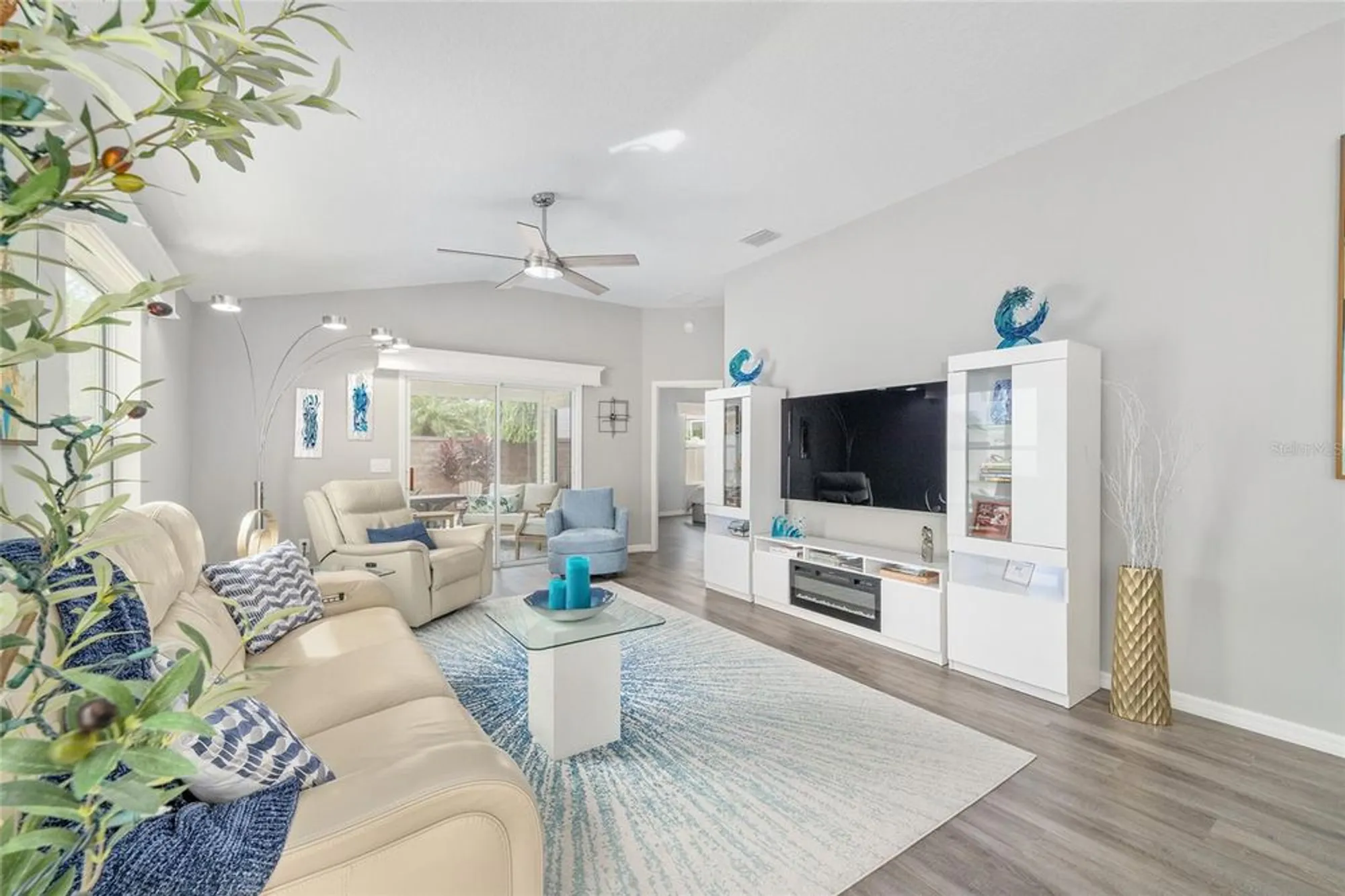 Property Slideshow image 16 of 39 | 2498 yalaha ave, The Villages, FL, 32162