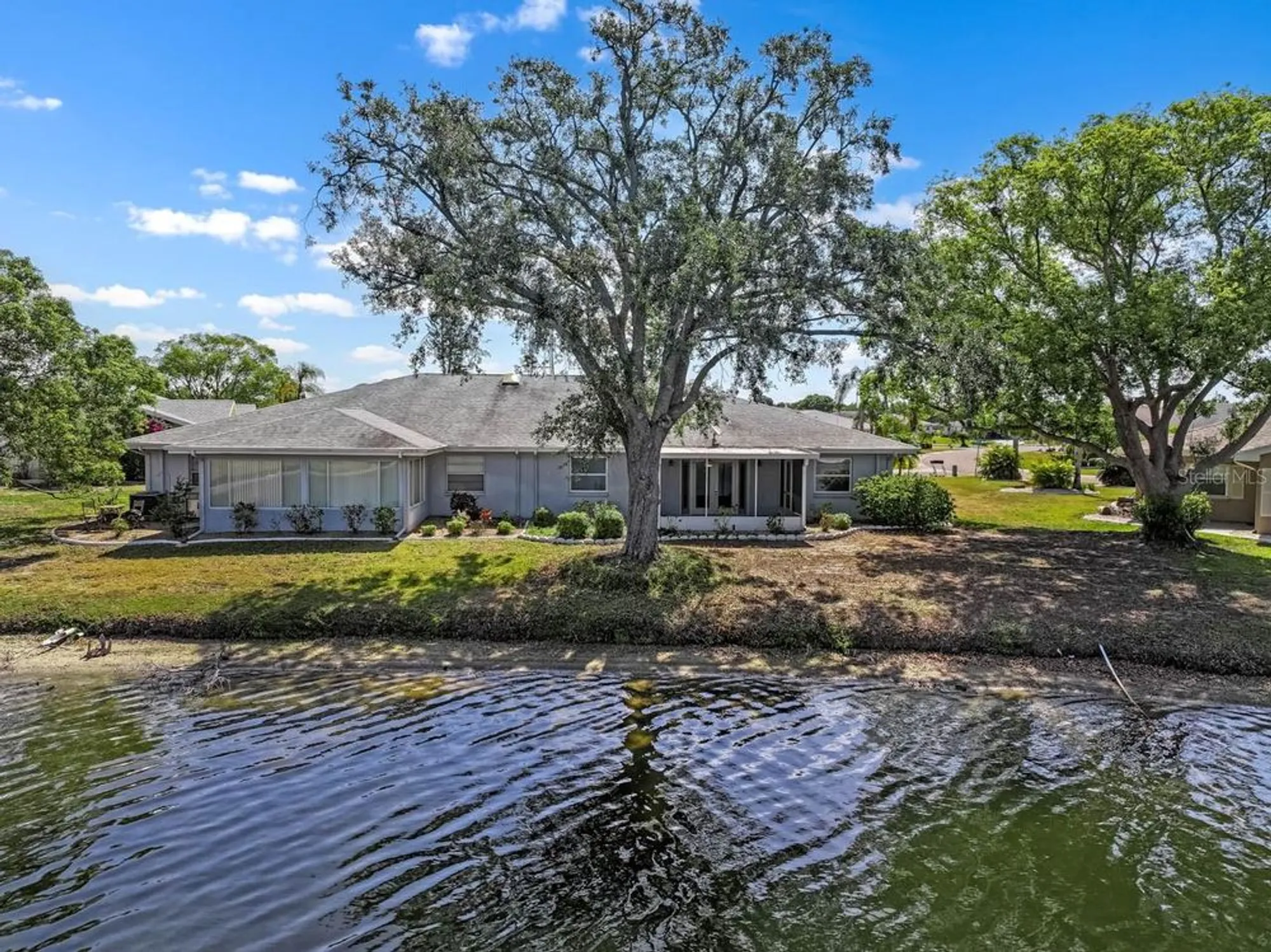 Property Slideshow image 30 of 34 | 1002 strawpocket pl, Sun City Center, FL, 33573