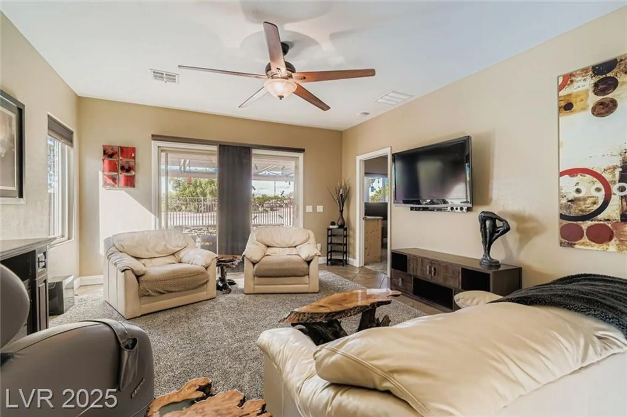 Property Slideshow image 11 of 45 | 3385 blue ribbon downs st, Las Vegas, NV, 89122