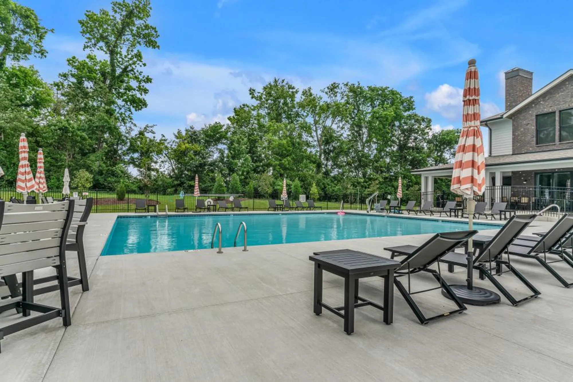 Property Slideshow image 40 of 56 | 6035 parkhaven blvd, Hermitage, TN, 37076