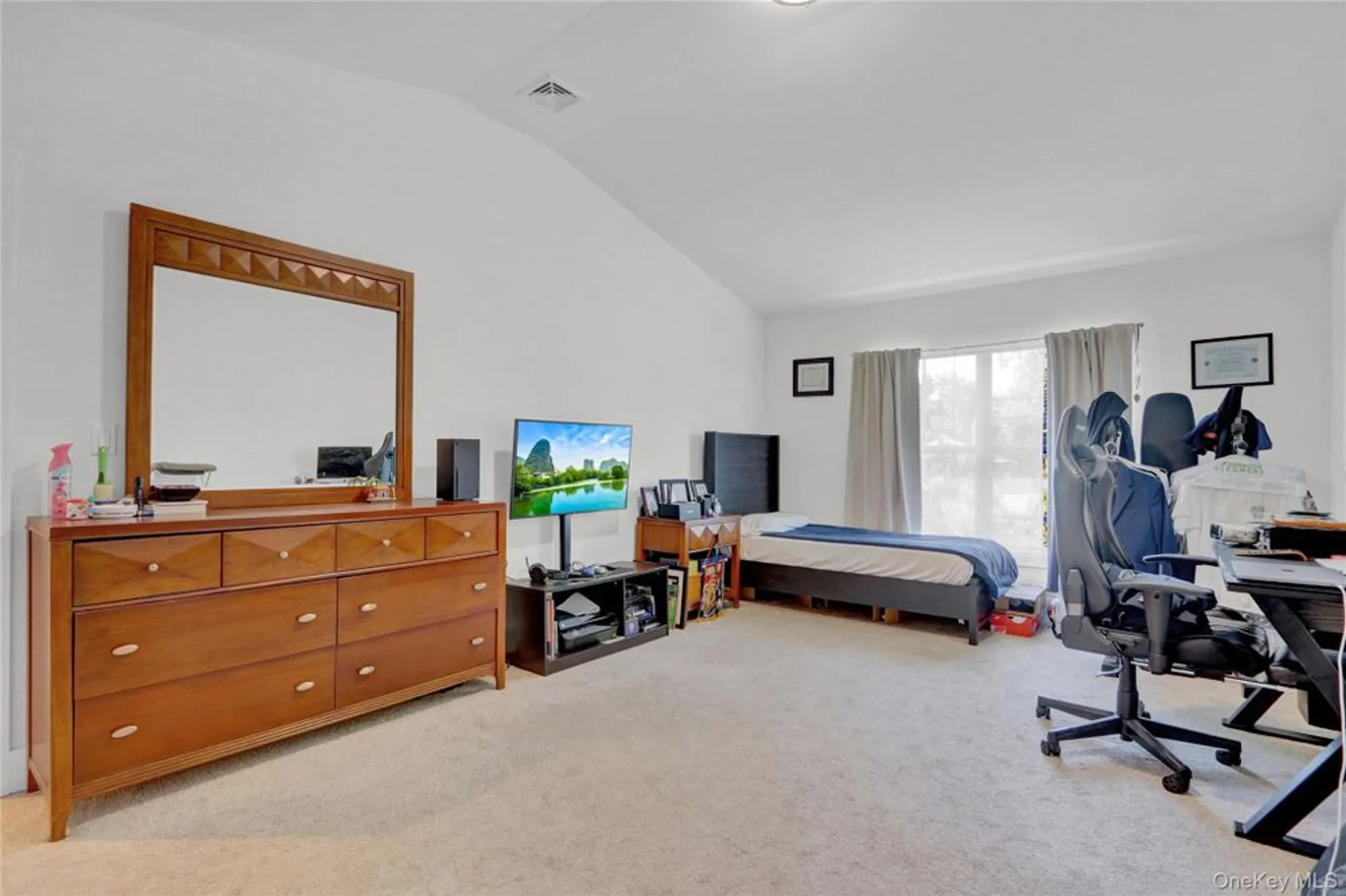 Property Slideshow image 16 of 25 | 704 breton way # 704, Glen Cove, NY, 11542