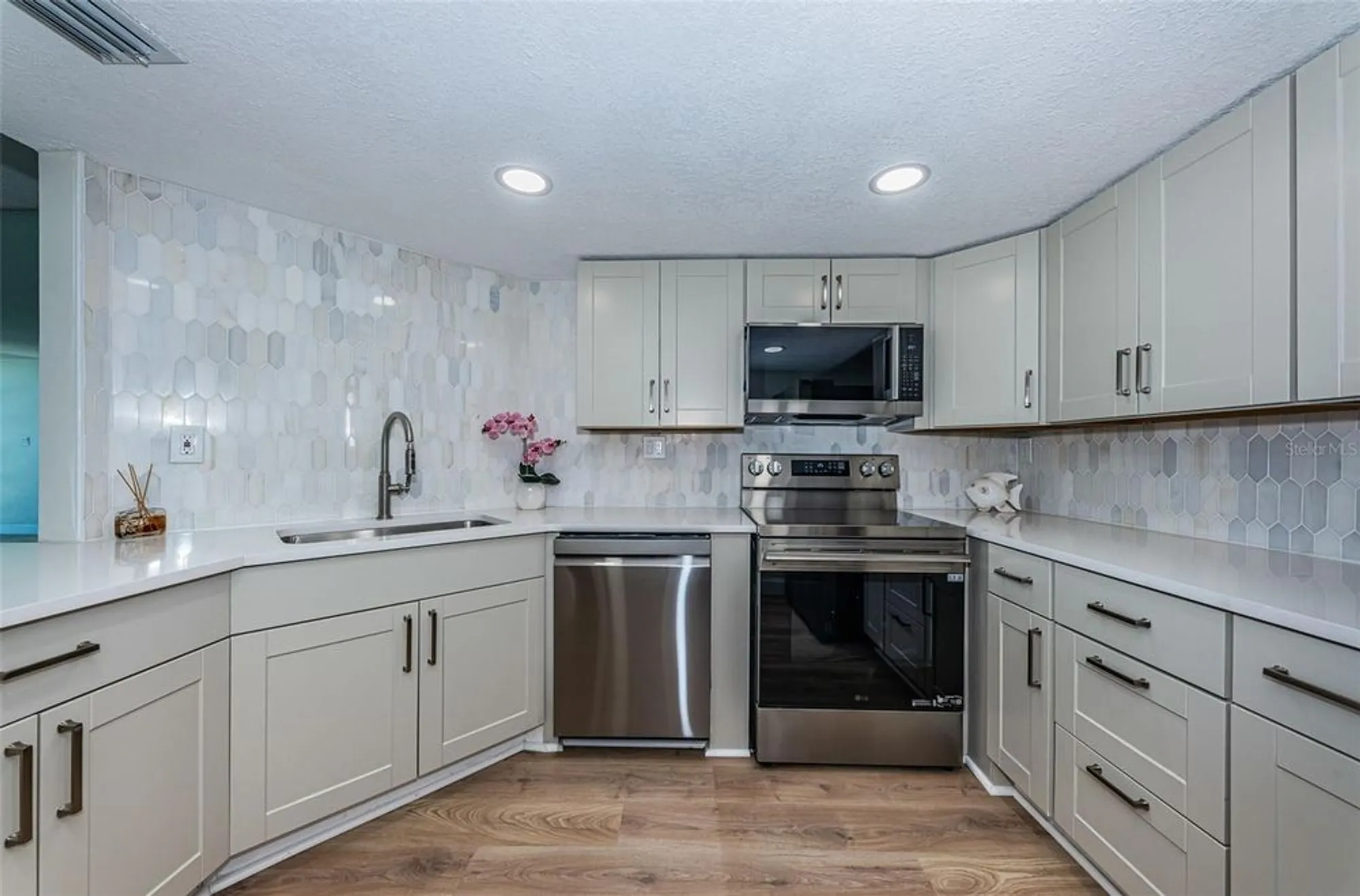 Property Slideshow image 23 of 66 | 7400 sun island dr 806, South Pasadena, FL, 33707