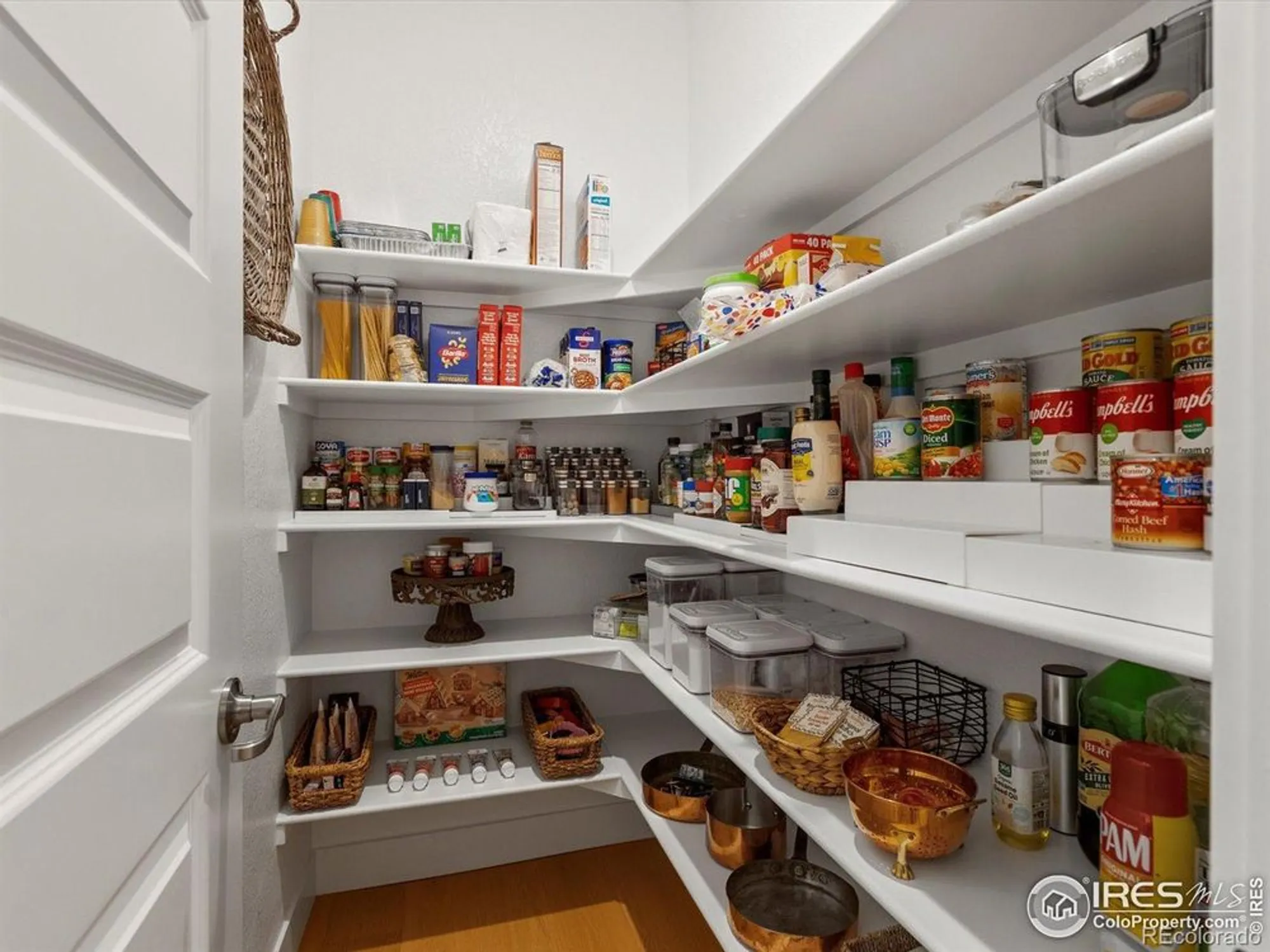 Property Slideshow image 12 of 39 | 9035 s shawnee ct, Aurora, CO, 80016