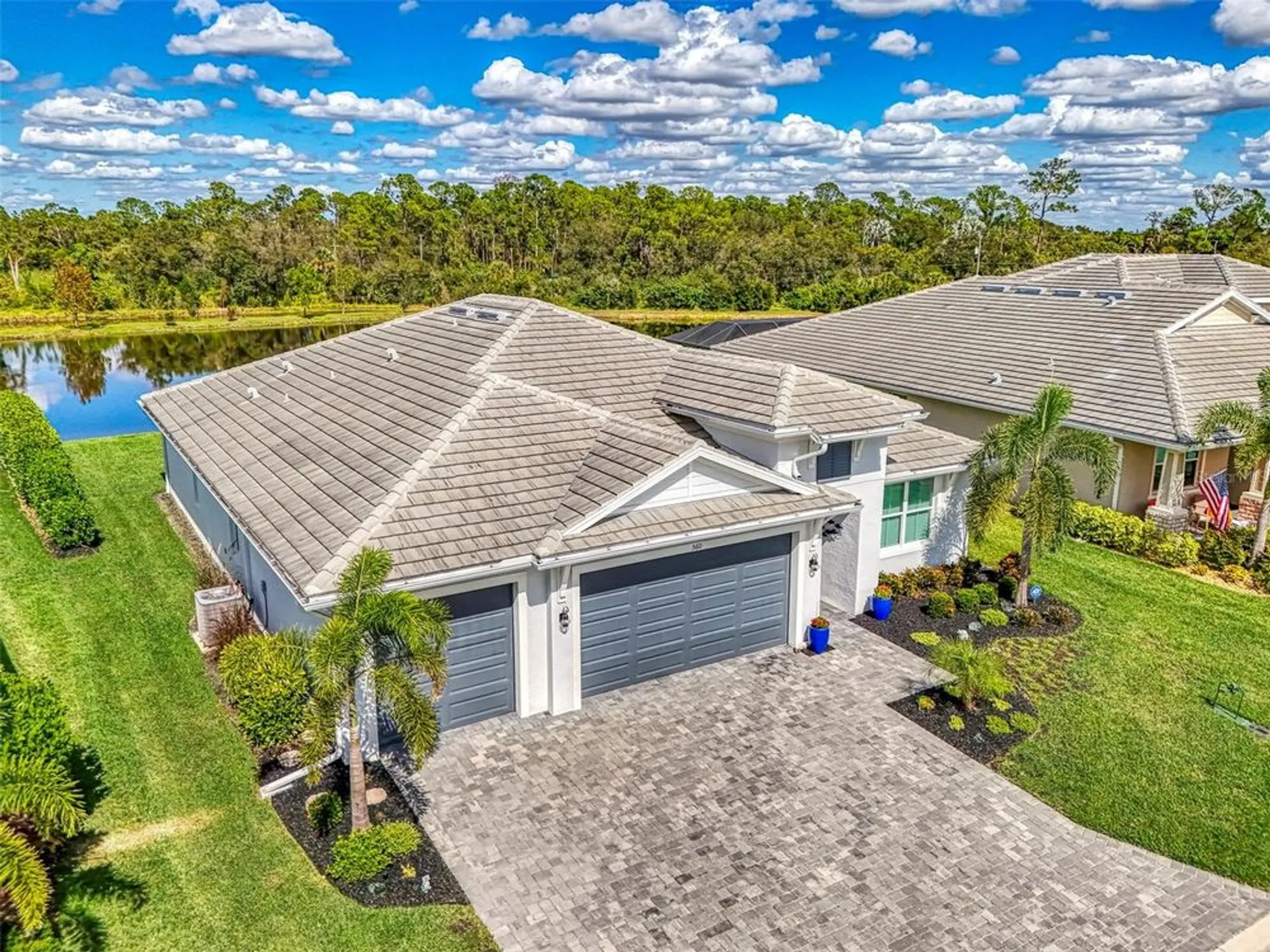Property Slideshow image 3 of 71 | 560 mistiflower cir, Nokomis, FL, 34275