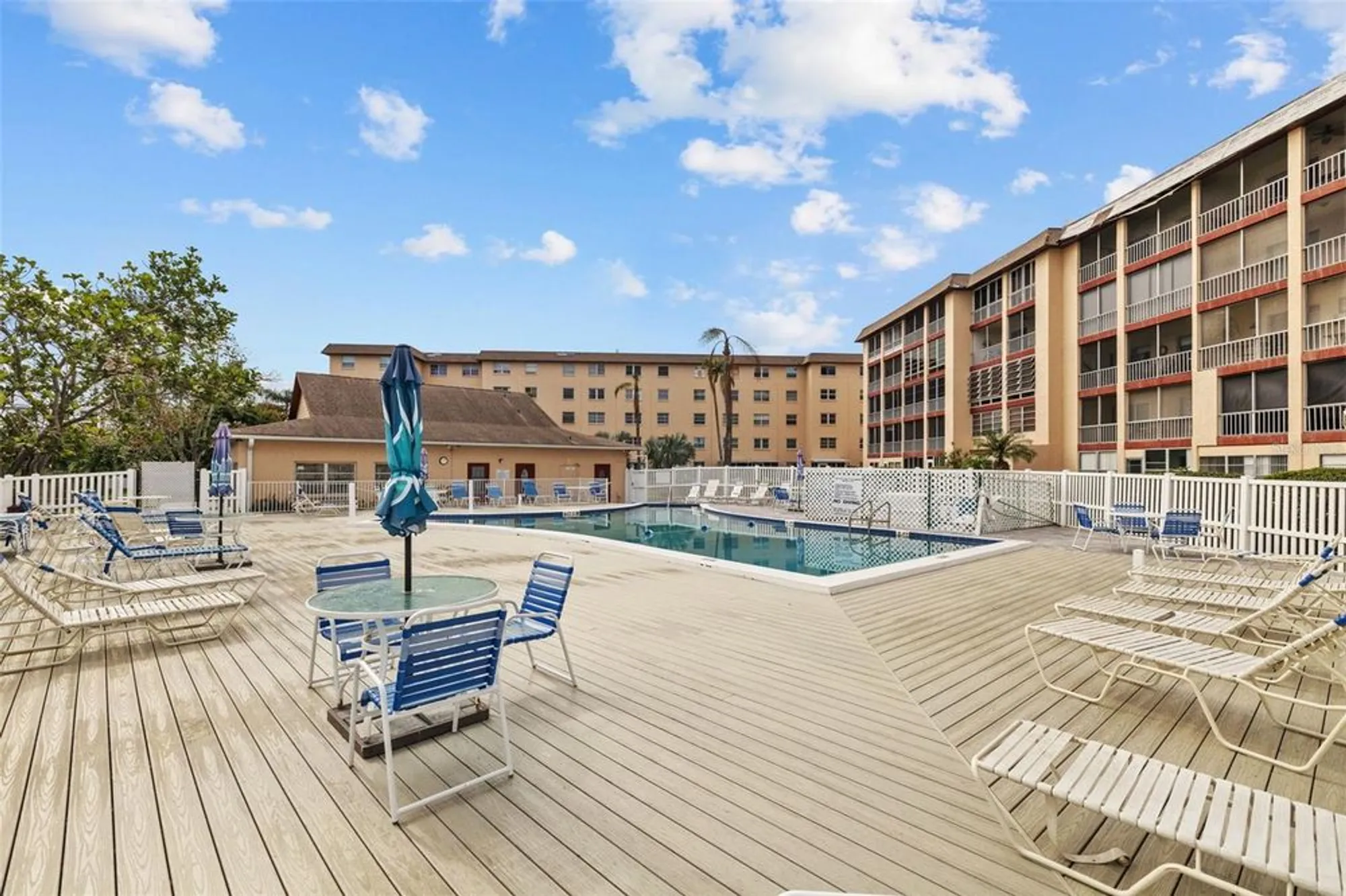 Property Slideshow image 33 of 45 | 4126 heron way b113, Bradenton, FL, 34205