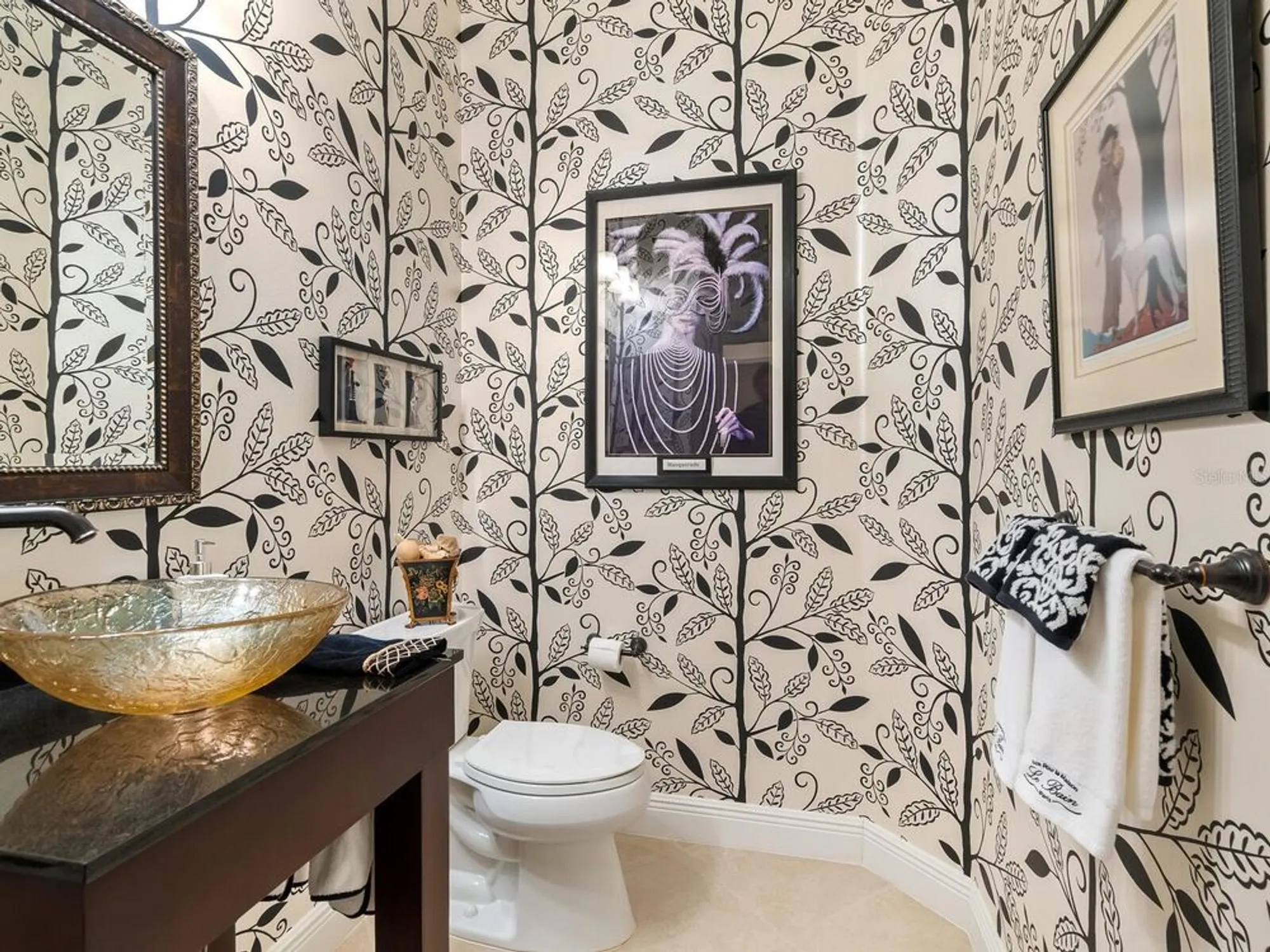 Property Slideshow image 13 of 67 | 27336 driver ln, Englewood, FL, 34223