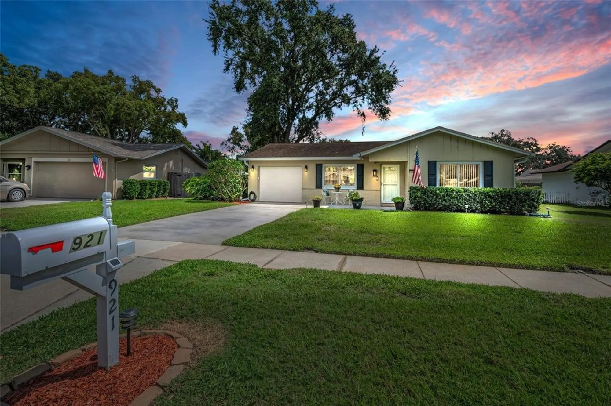 Property Slideshow image 6 of 70 | 921 anchorage ln, Palm Harbor, FL, 34685