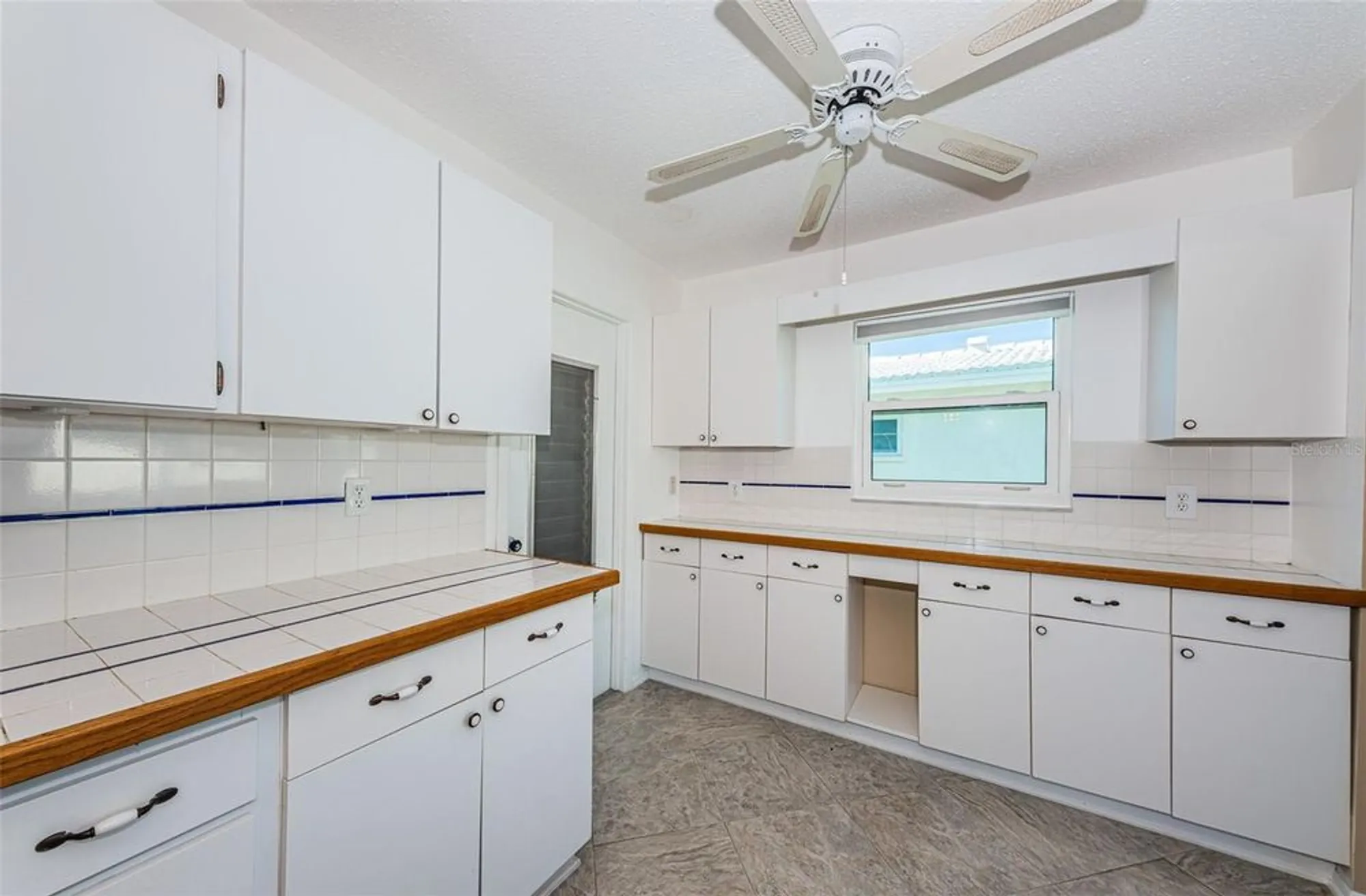 Property Slideshow image 17 of 62 | 3547 100th ter n, Pinellas Park, FL, 33782
