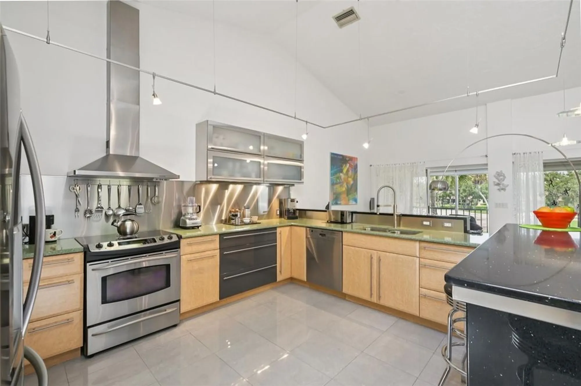 Property Slideshow image 12 of 42 | 5588 golf pointe dr # 1, Sarasota, FL, 34243