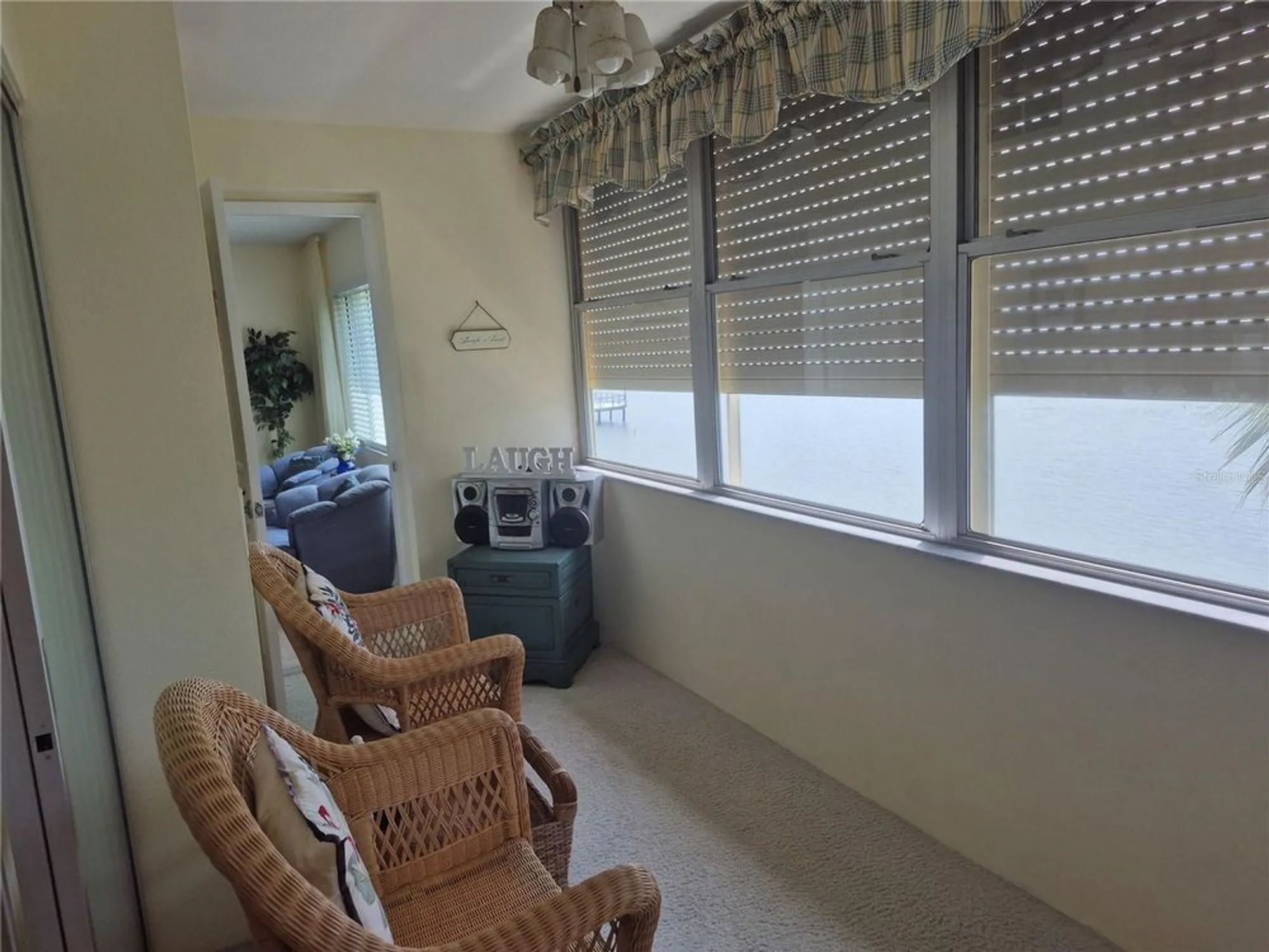 Property Slideshow image 16 of 30 | 4750 cove cir apt 303, St Petersburg, FL, 33708