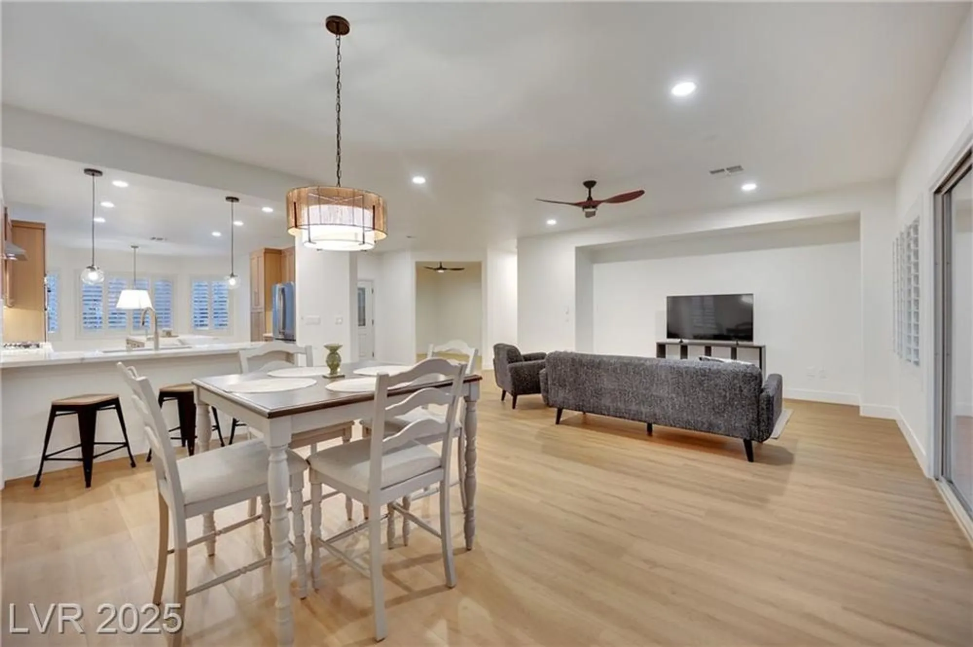 Property Slideshow image 4 of 37 | 1668 wellington springs ave, Henderson, NV, 89052