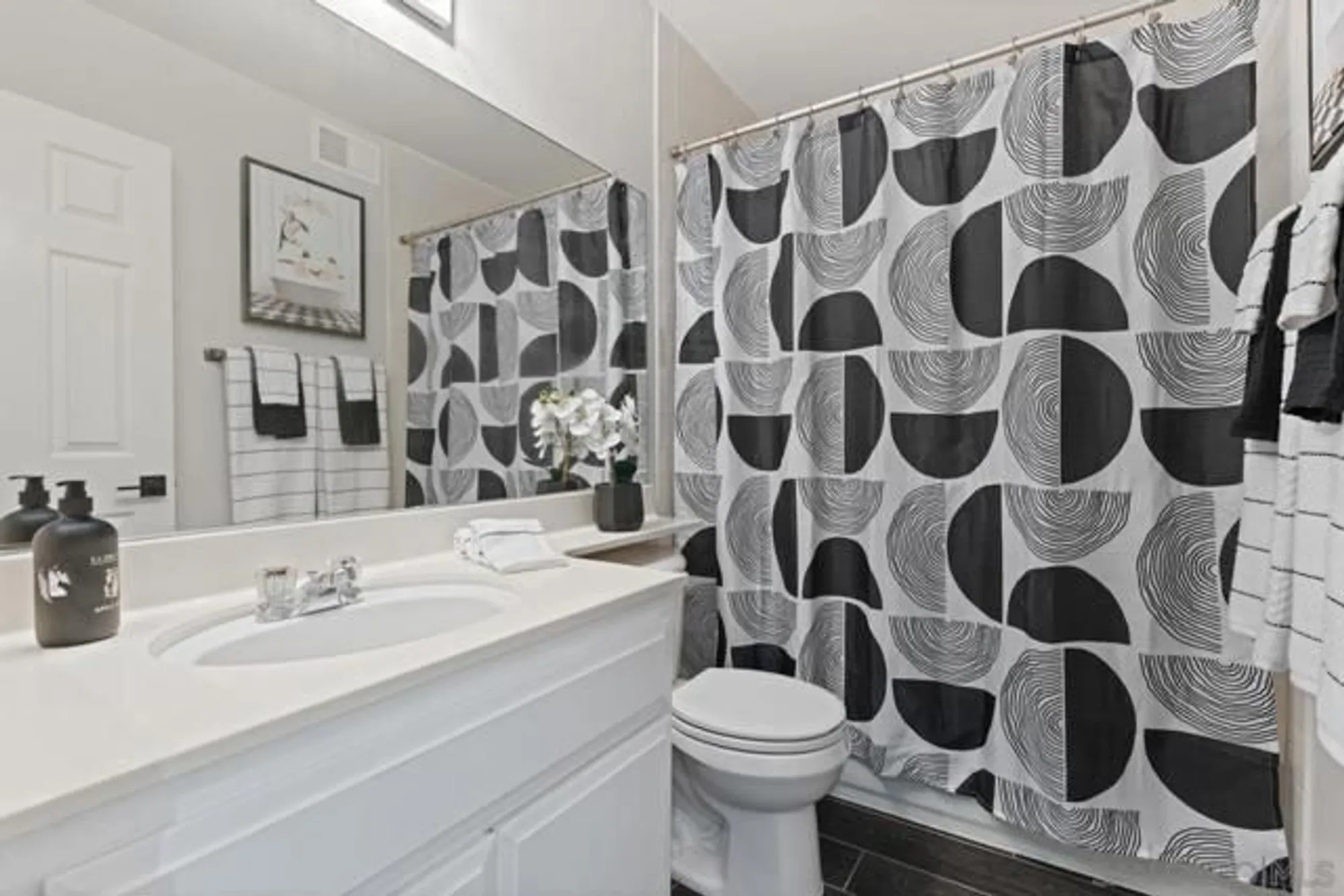 Property Slideshow image 25 of 39 | 17756 camino ancho, San Diego, CA, 92128