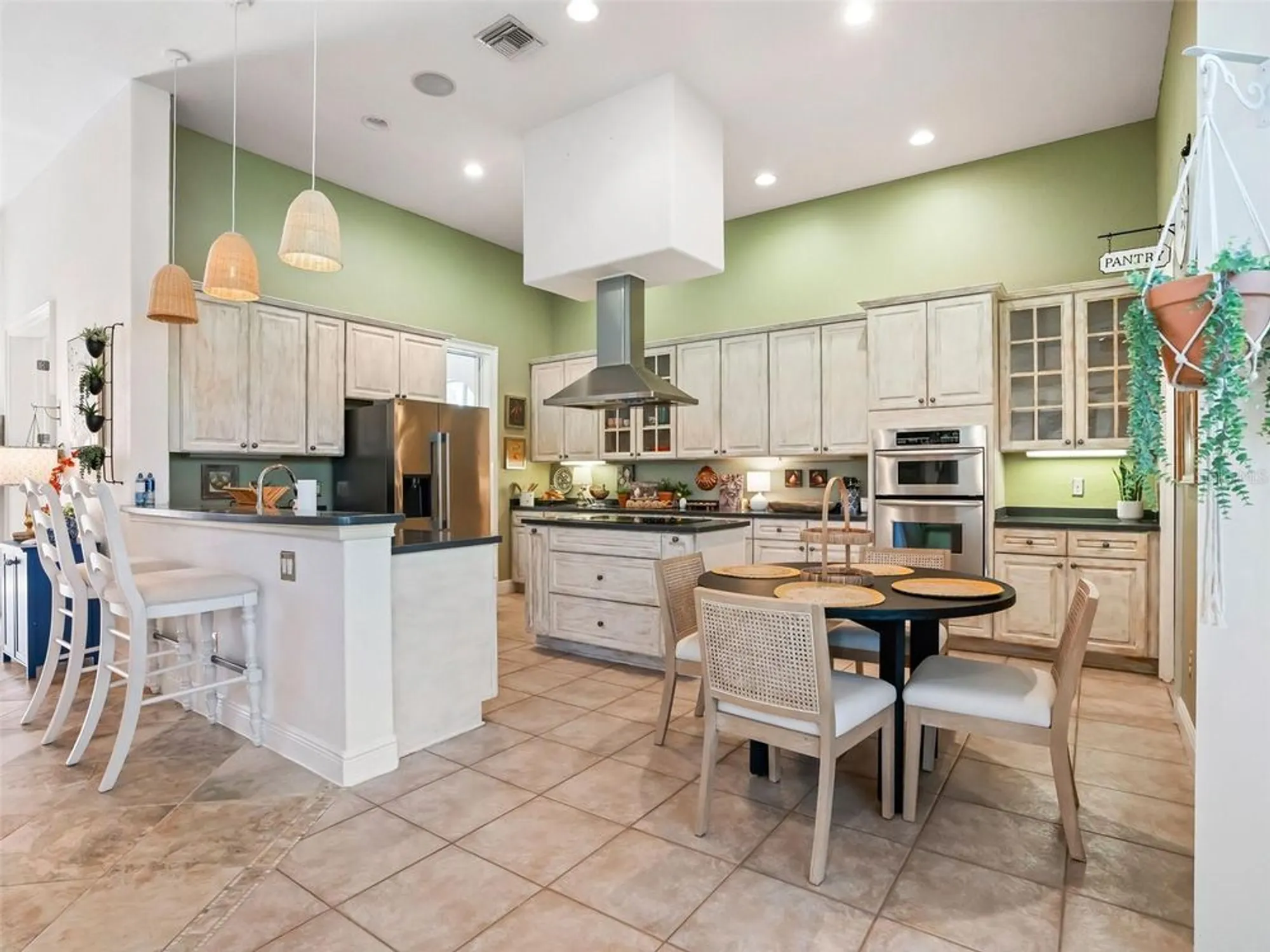 Property Slideshow image 17 of 52 | 39023 griffin lndg, Lady Lake, FL, 32159