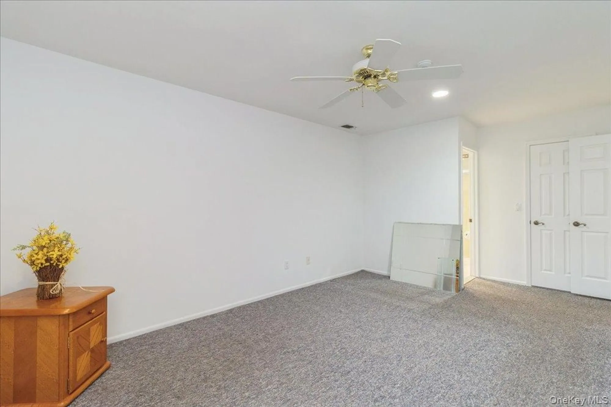 Property Slideshow image 12 of 22 | 163 theodore dr, Coram, NY, 11727